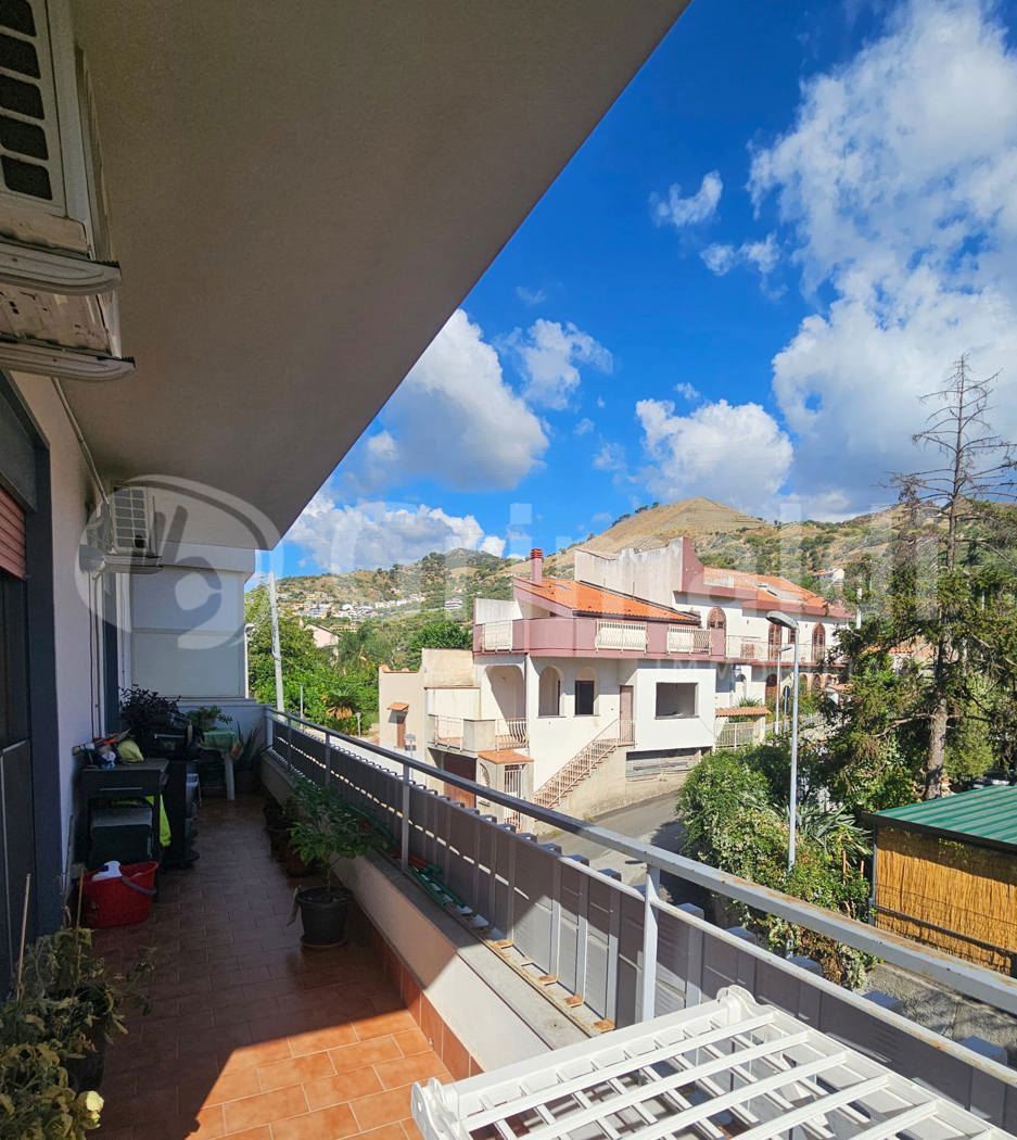 Quadrilocale in vendita a Furci Siculo