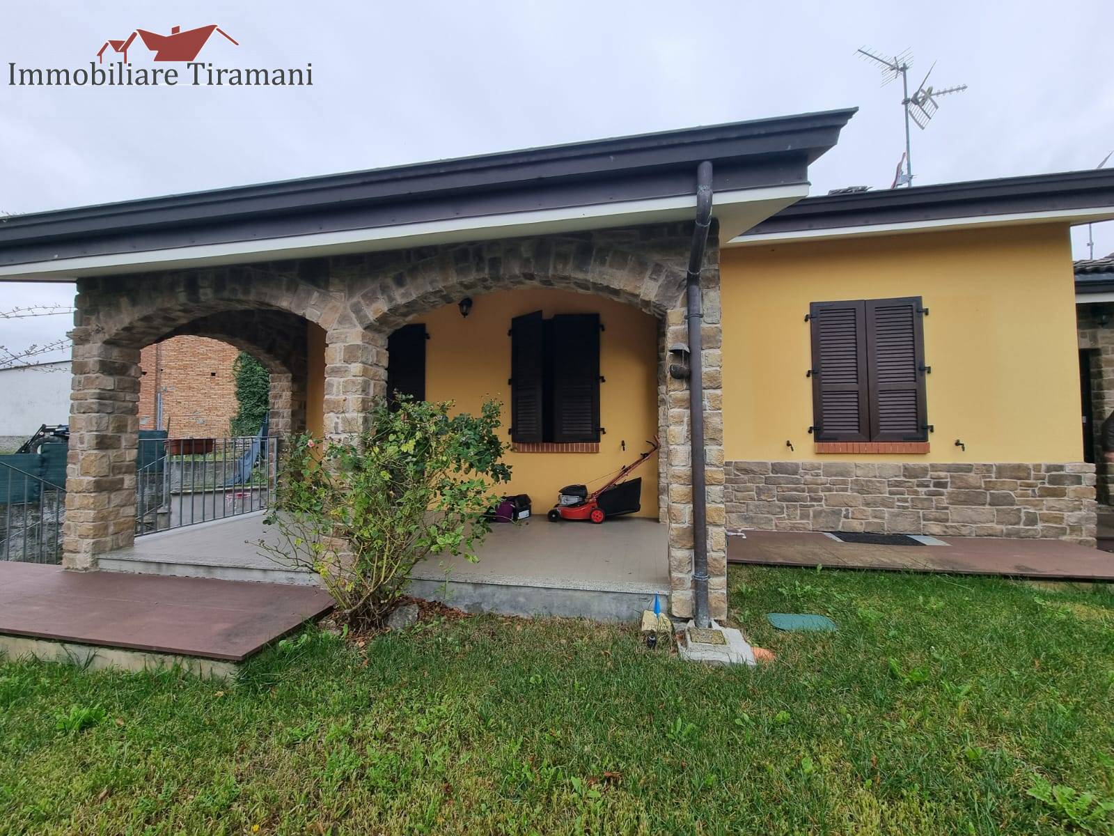 Villa in vendita a Gropparello, Gusano