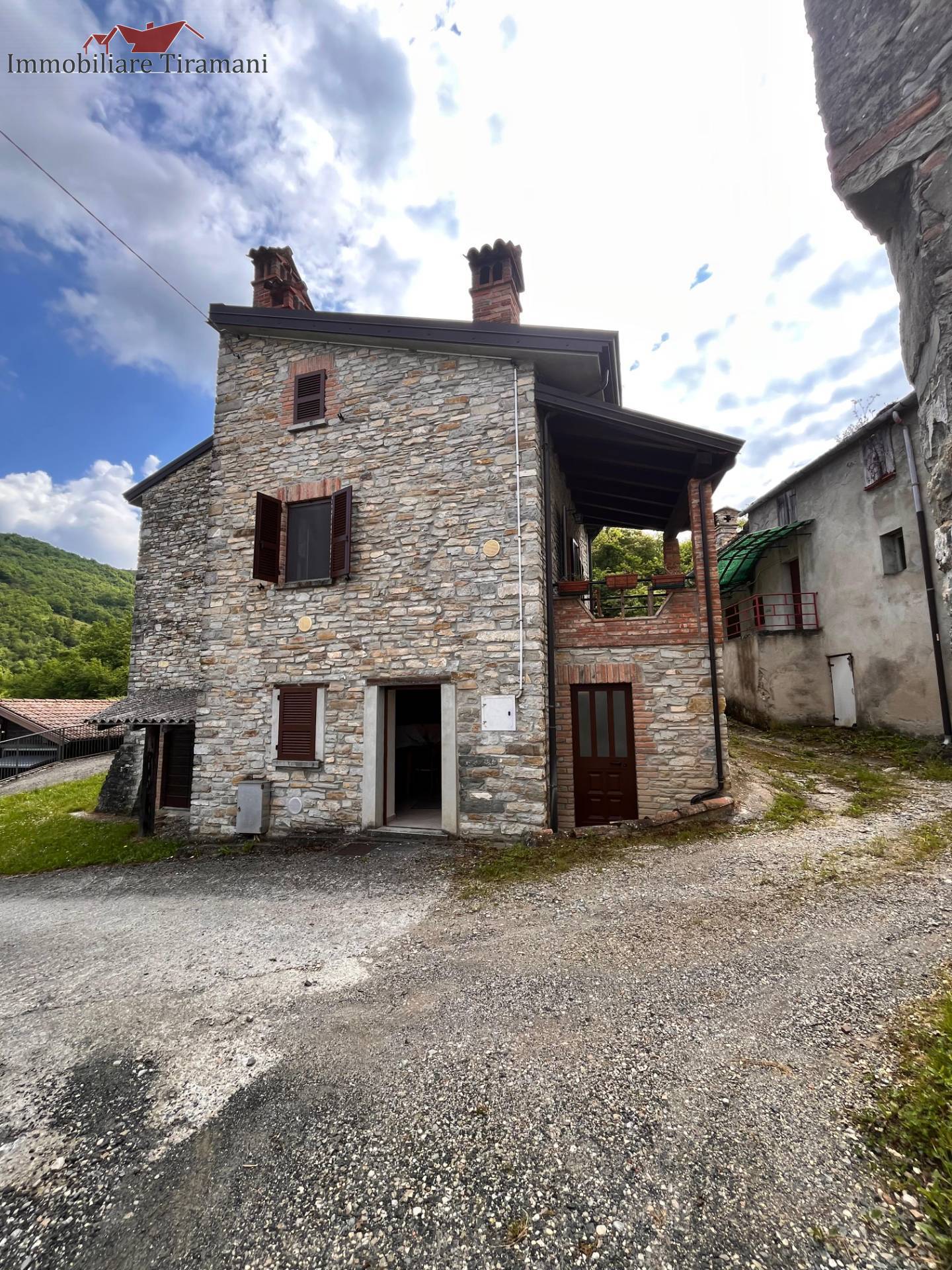 Rustico in vendita a Coli, Perino