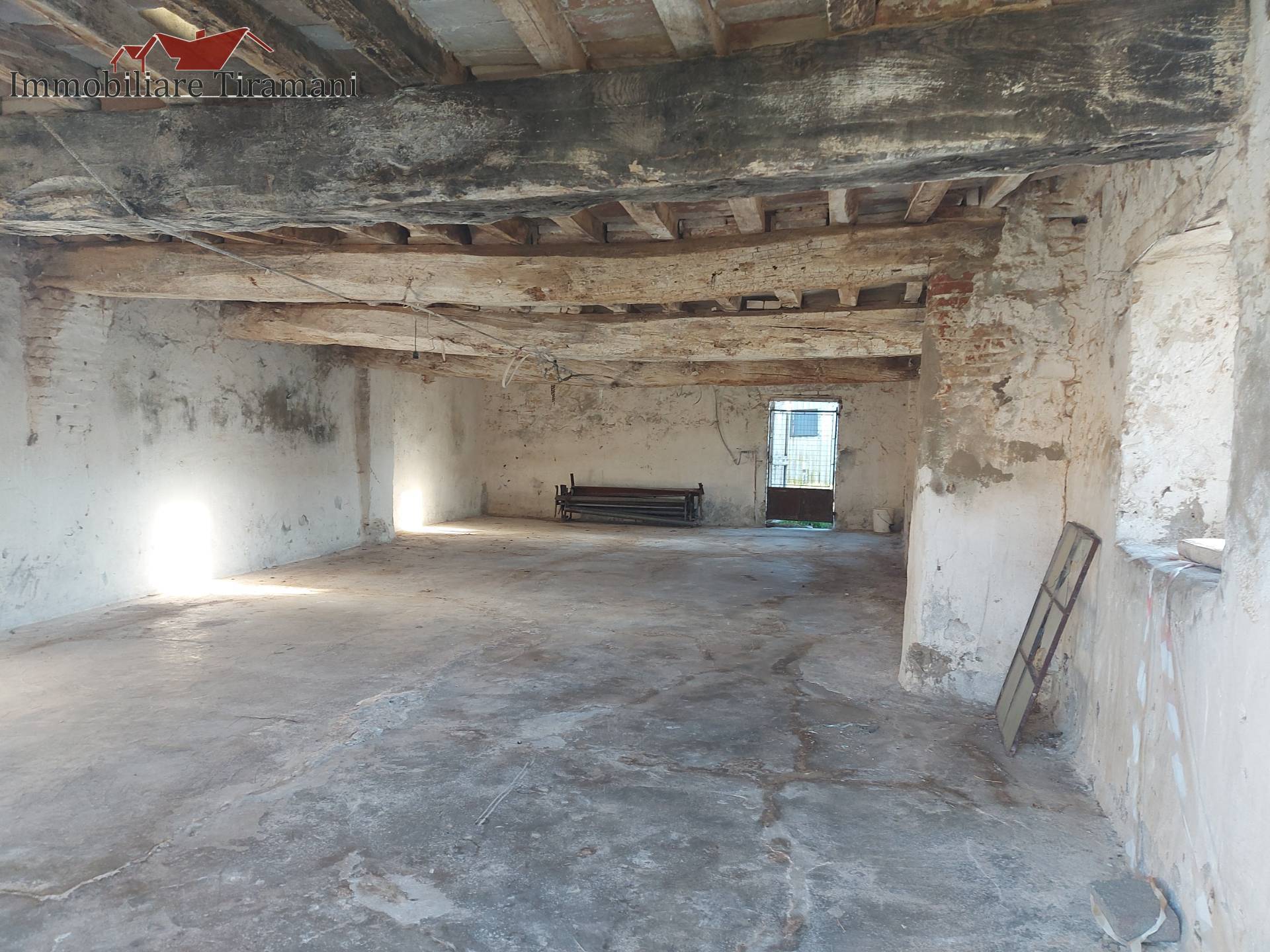 Rustico in vendita a Borgonovo Val Tidone, Corano