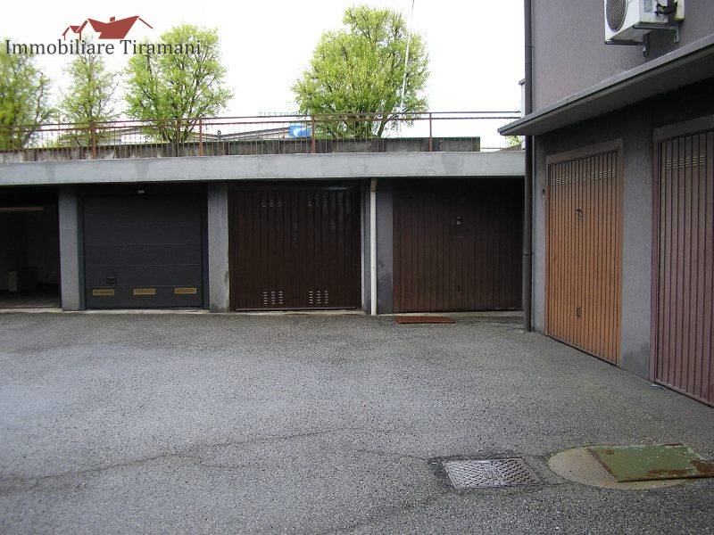 Garage in vendita a Cadeo, Roveleto