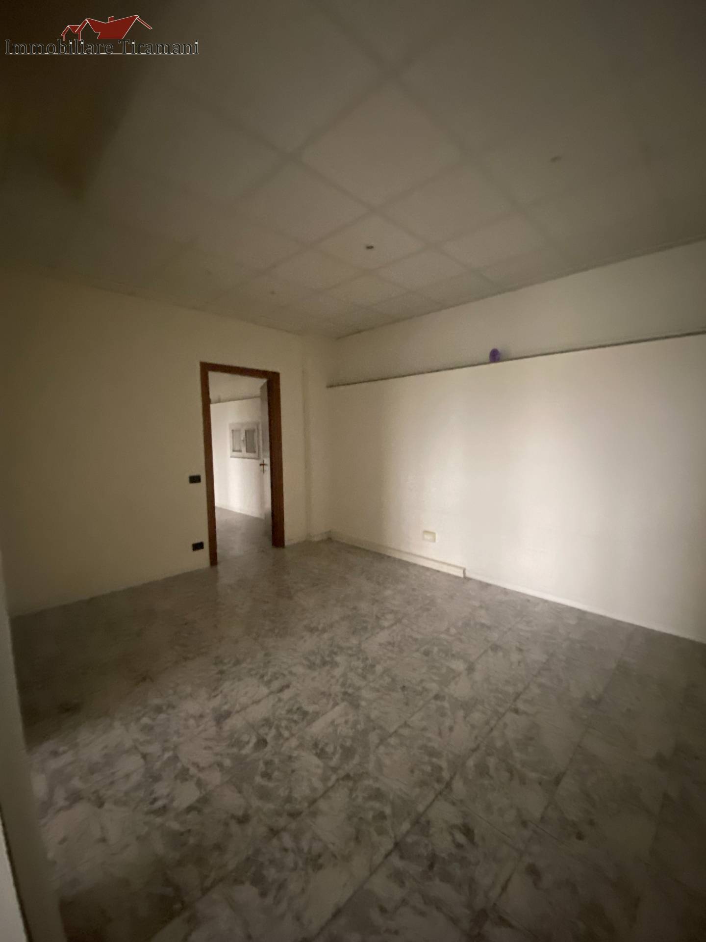 Ufficio in affitto a Cadeo, Roveleto