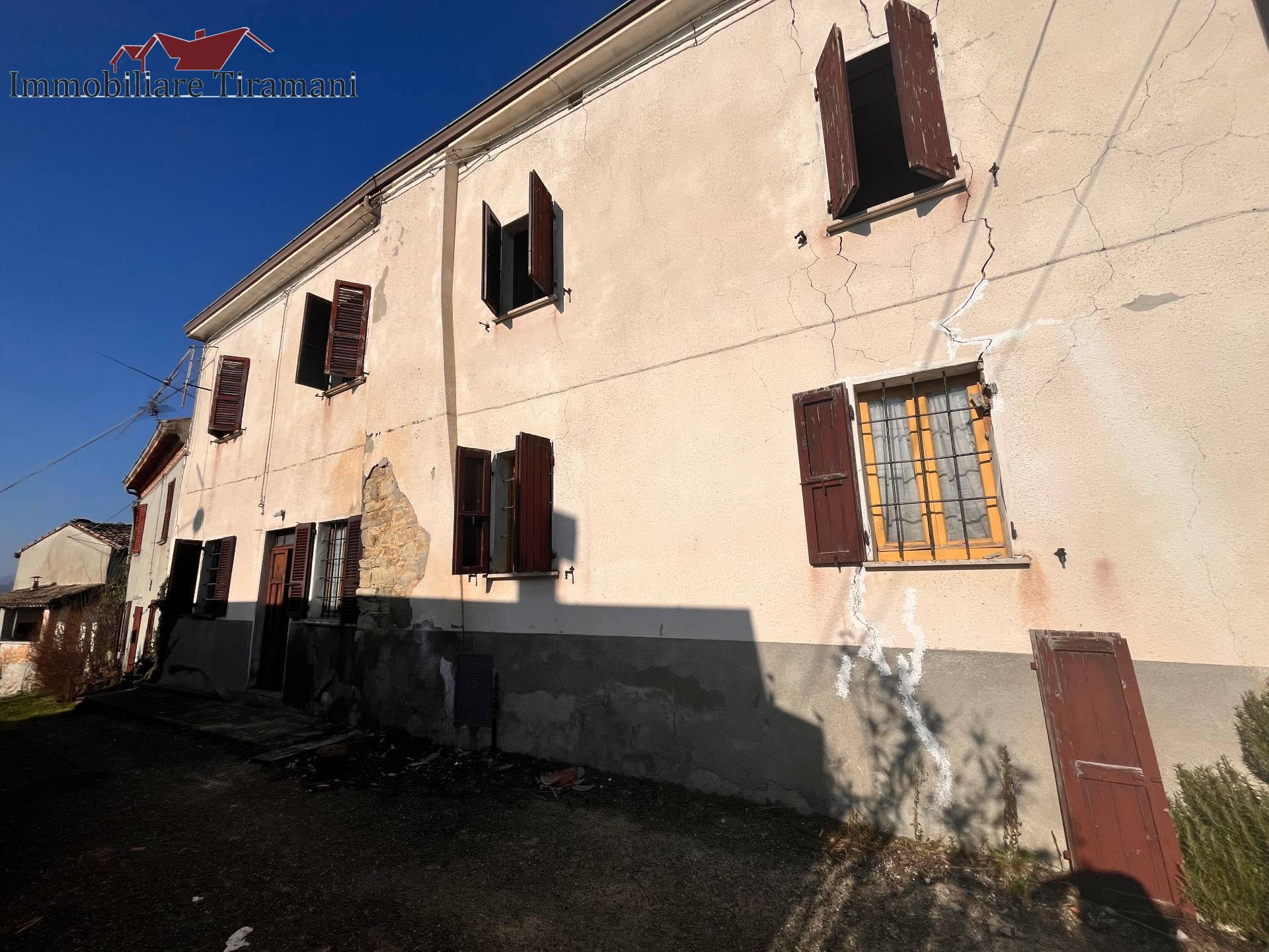 Casa semindipendente in vendita a Gropparello, Montechino