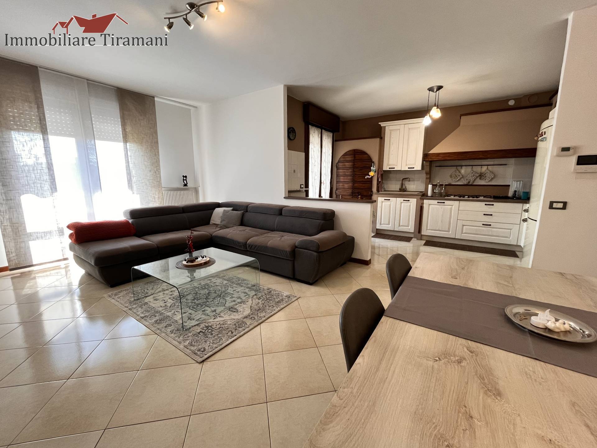 Appartamento in vendita a Cadeo, Roveleto