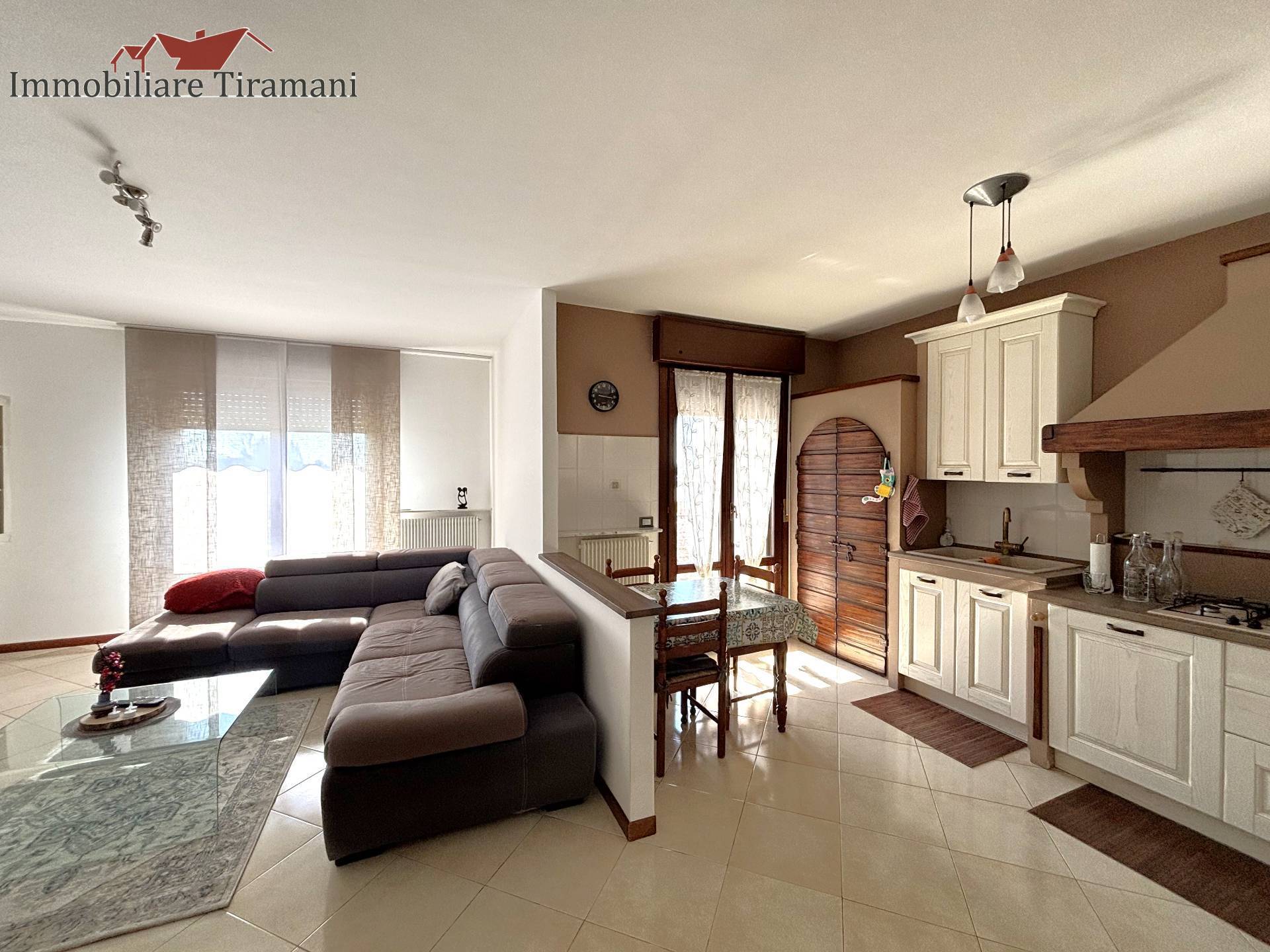 Appartamento in vendita a Cadeo, Roveleto