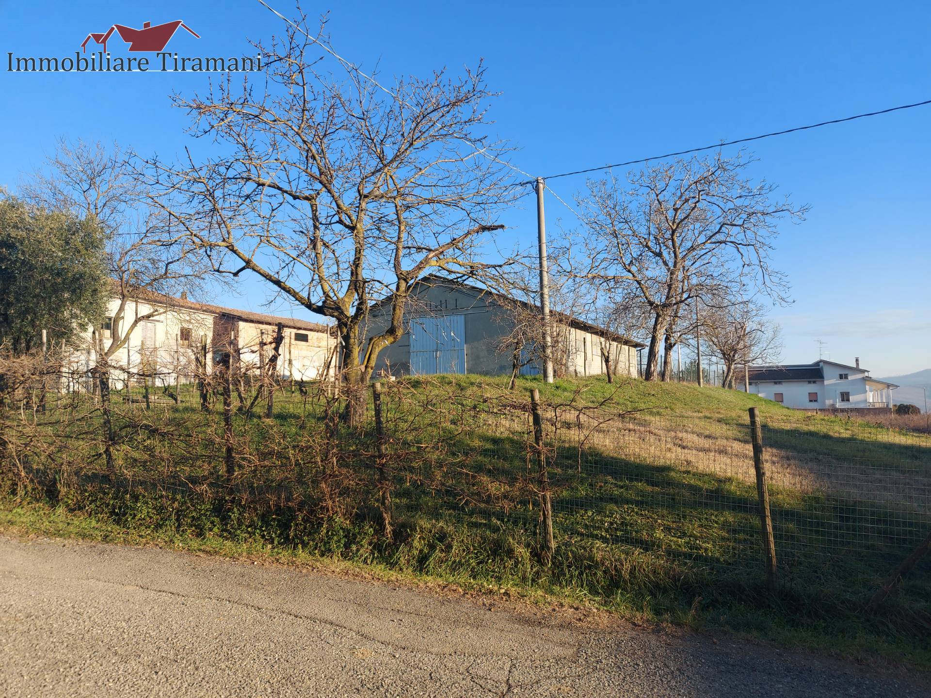 Magazzino in vendita a Borgonovo Val Tidone, Corano