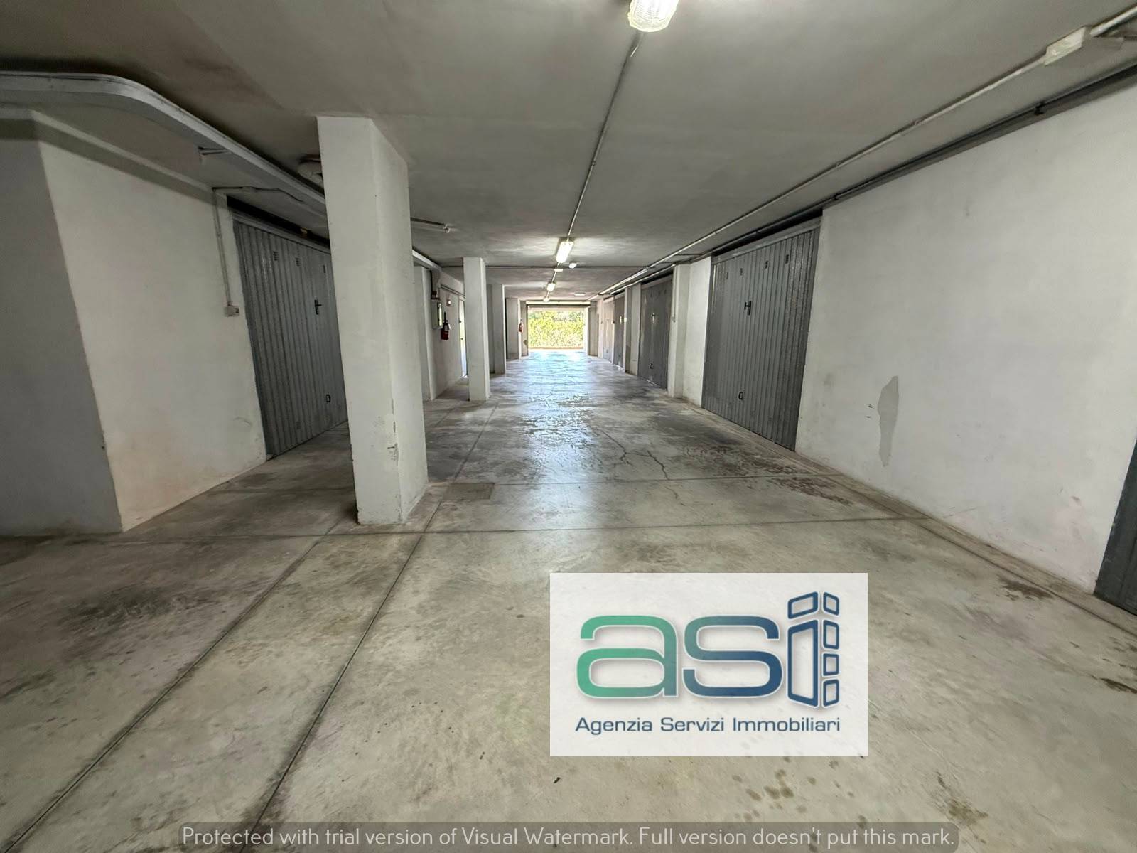 Box o garage in vendita a Corropoli, residenziale