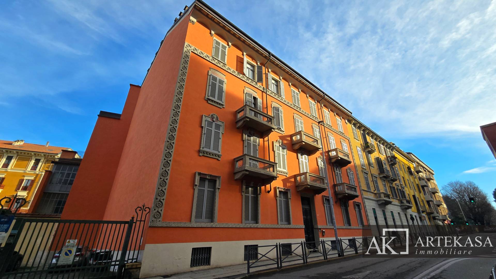 OLTRE 5 LOCALI in vendita a Novara, 1 - Centro