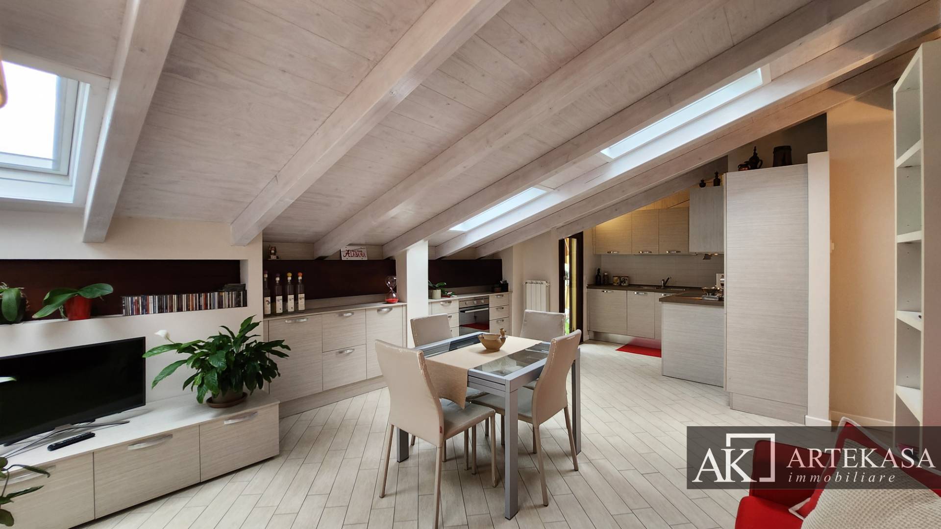 3 LOCALI in vendita a Novara, 1 - Centro