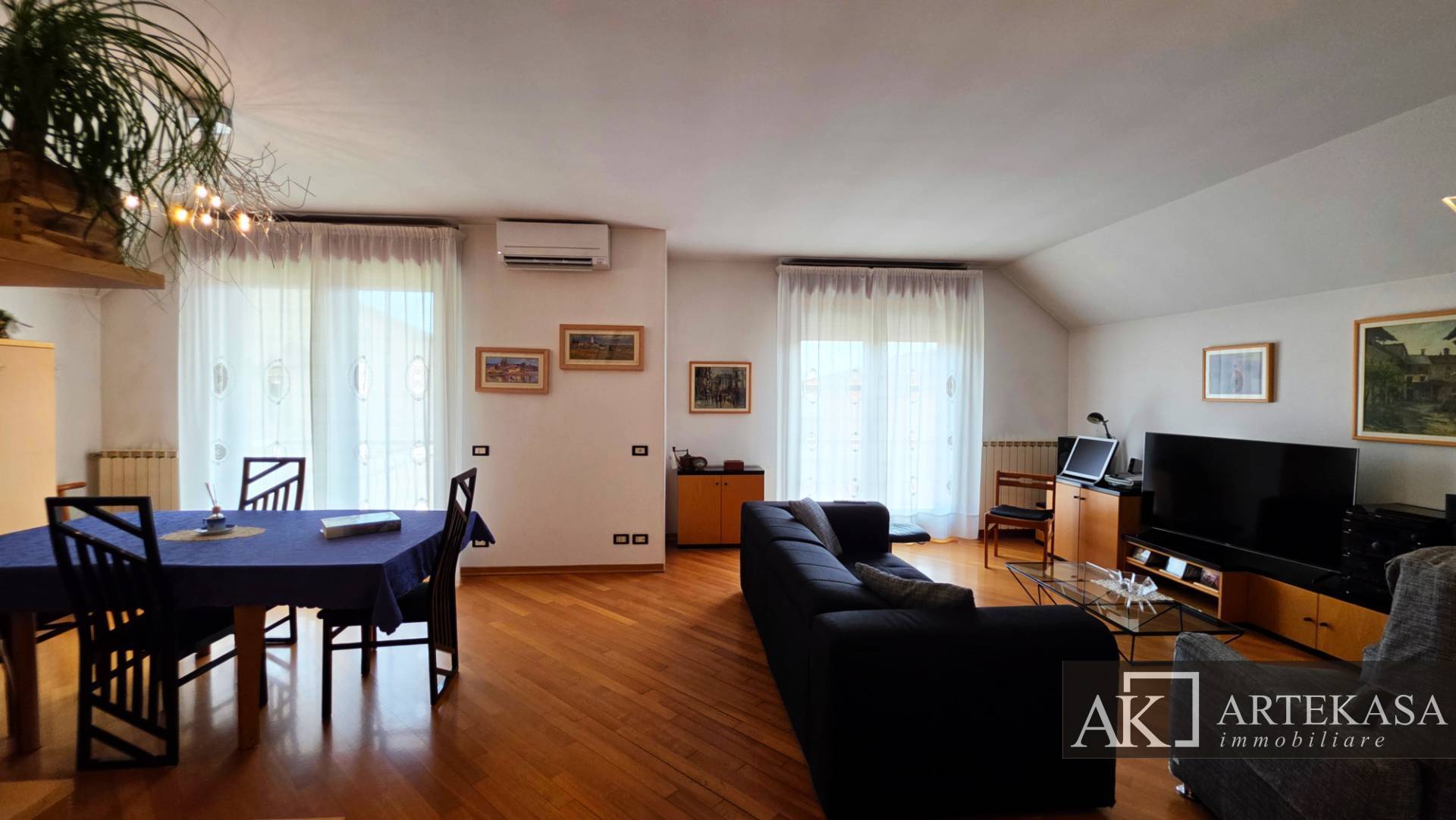 Villa bifamiliare in vendita a Cameri