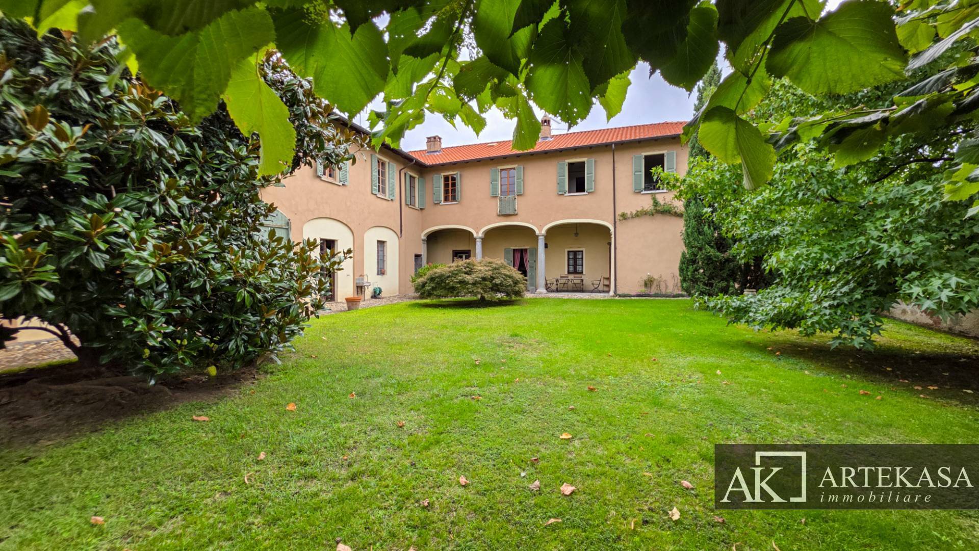 Villa in vendita a Pombia