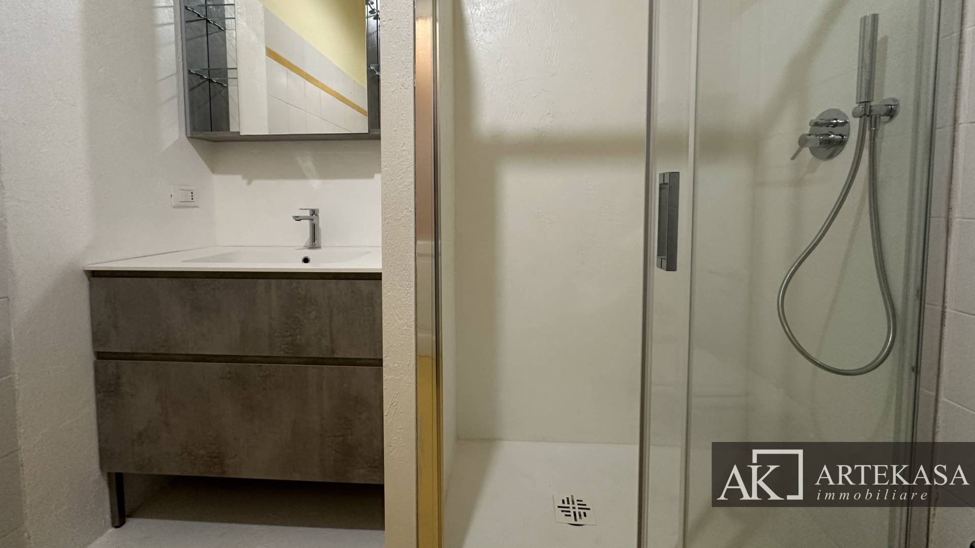 3 LOCALI in affitto a Novara, 1 - Centro