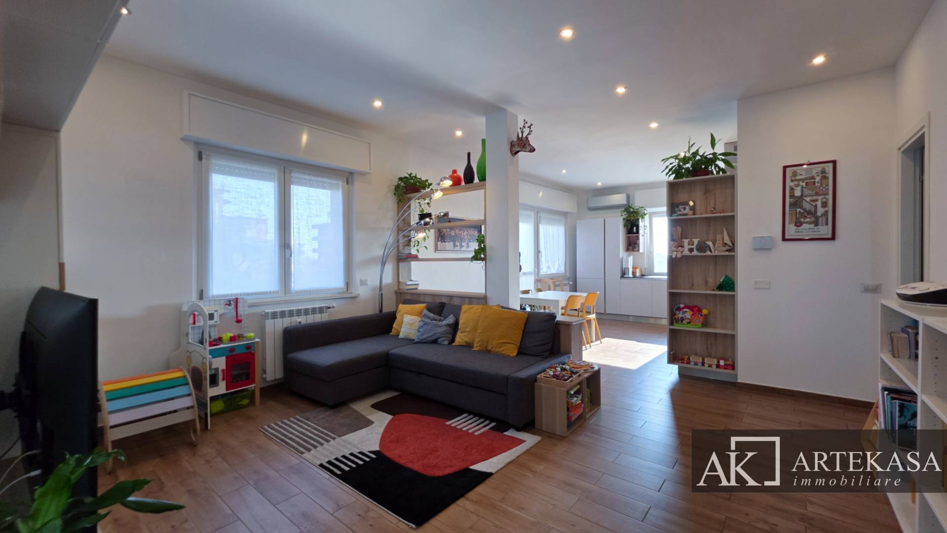 3 LOCALI in vendita a Novara, 2 - Porta Mortara