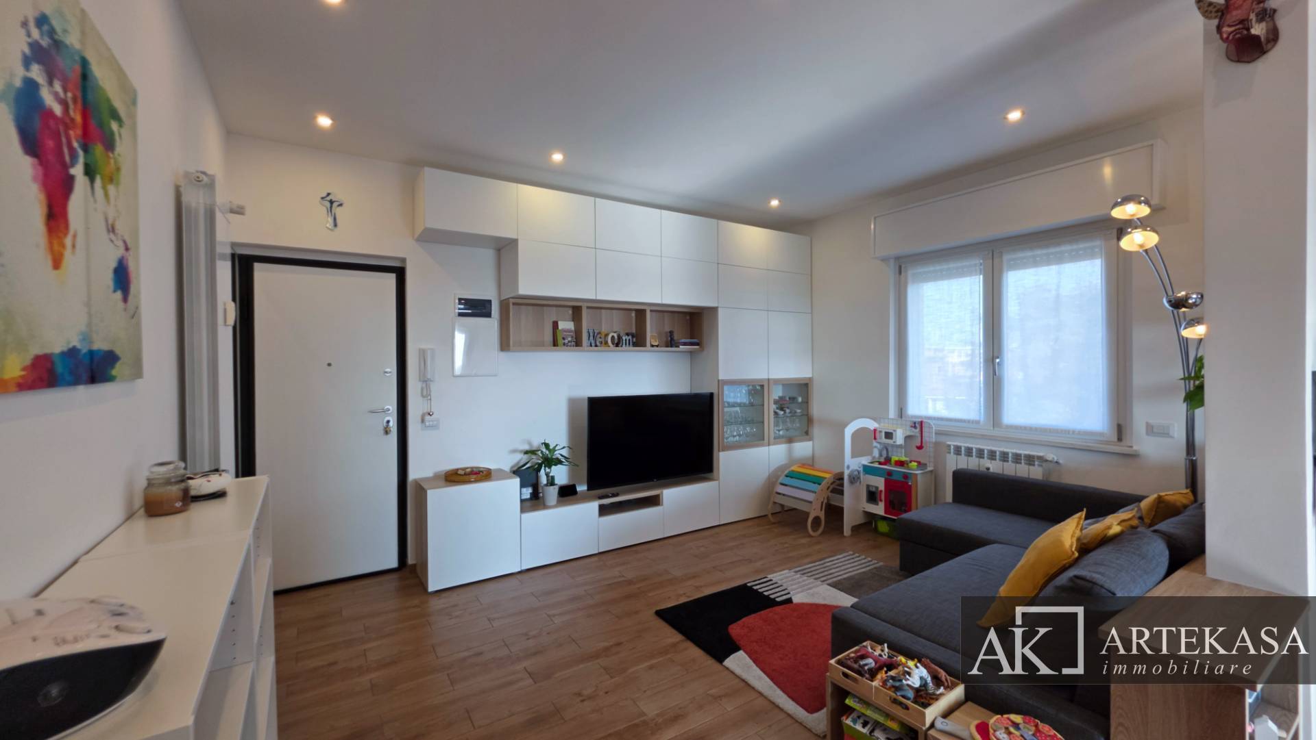 3 LOCALI in vendita a Novara, 2 - Porta Mortara