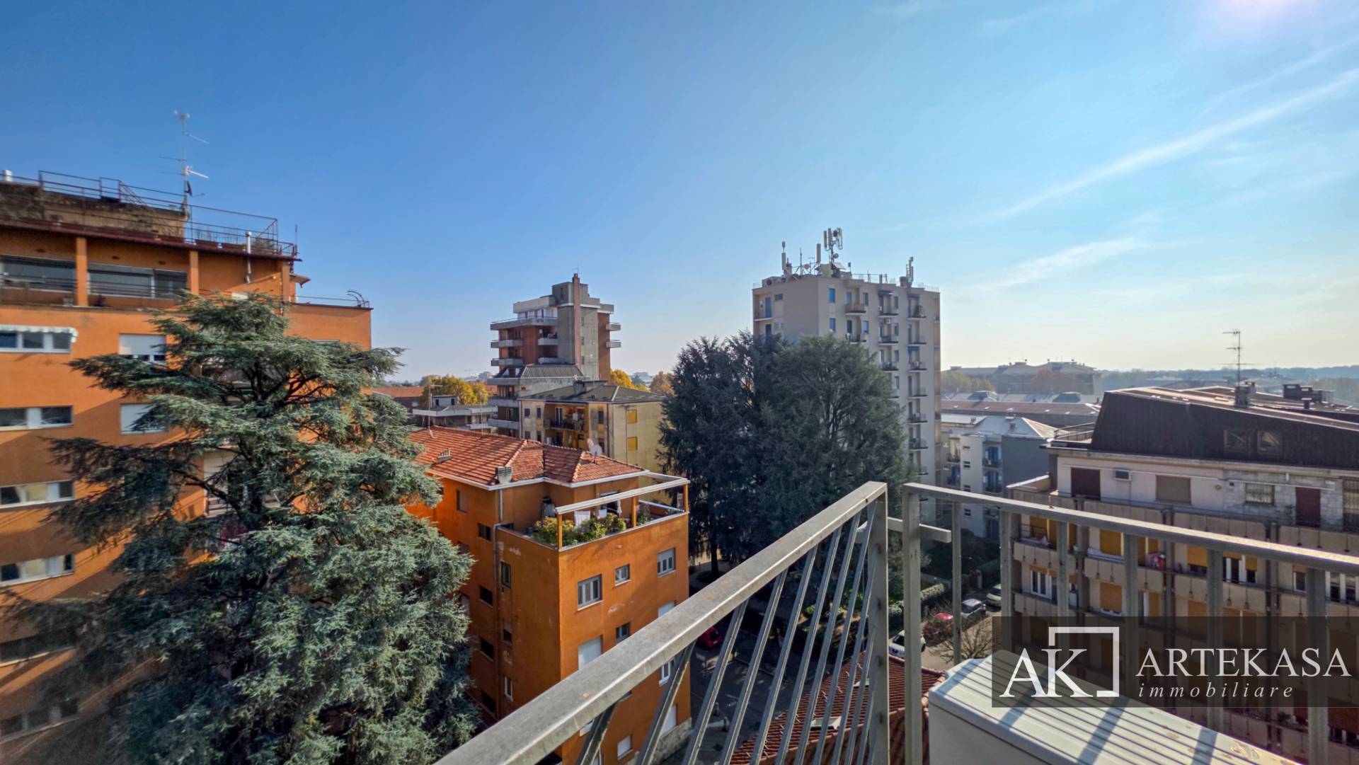 3 LOCALI in vendita a Novara, 2 - Porta Mortara