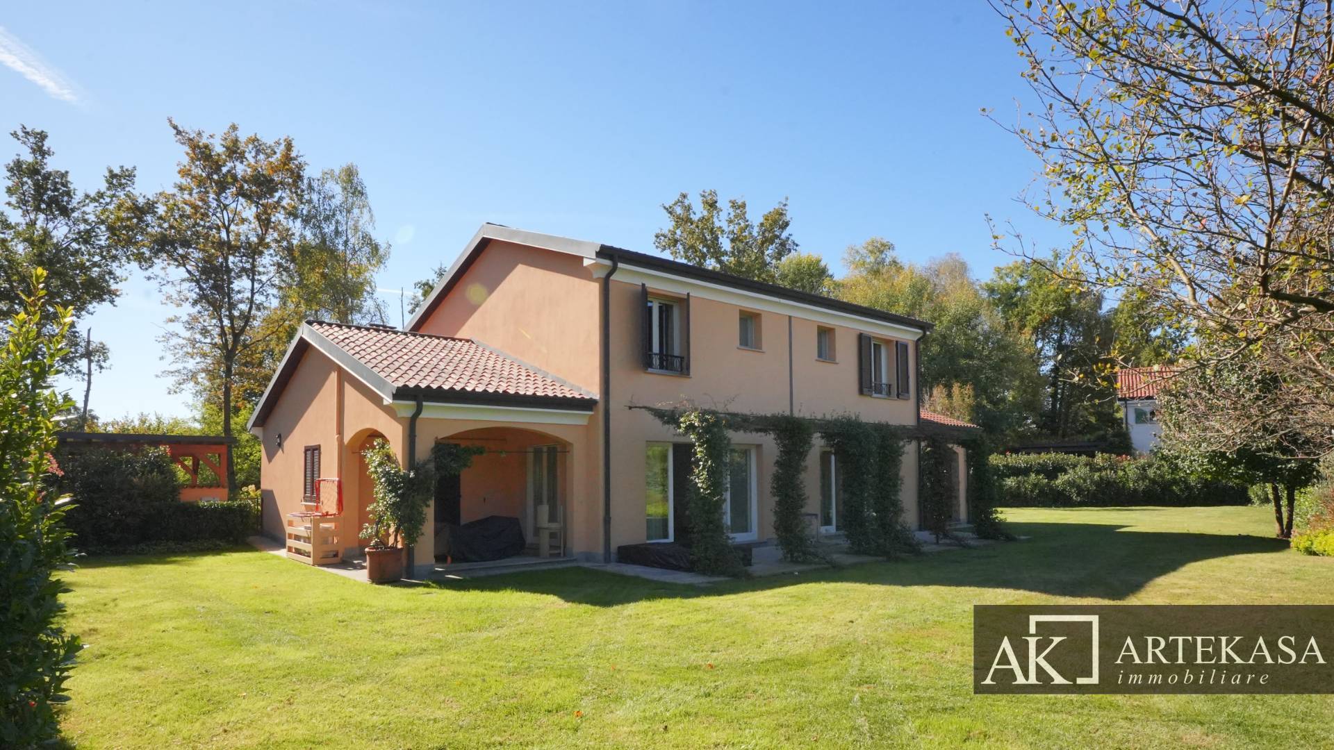 Villa in vendita a Bogogno