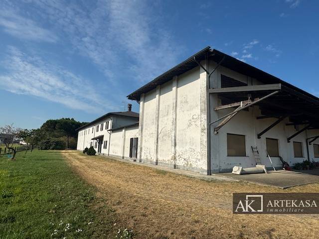RUSTICO/CASALE in vendita a Novara, 12 - San Paolo - Zona Agogna