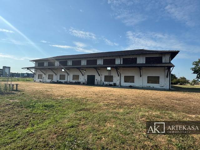 RUSTICO/CASALE in vendita a Novara, 12 - San Paolo - Zona Agogna