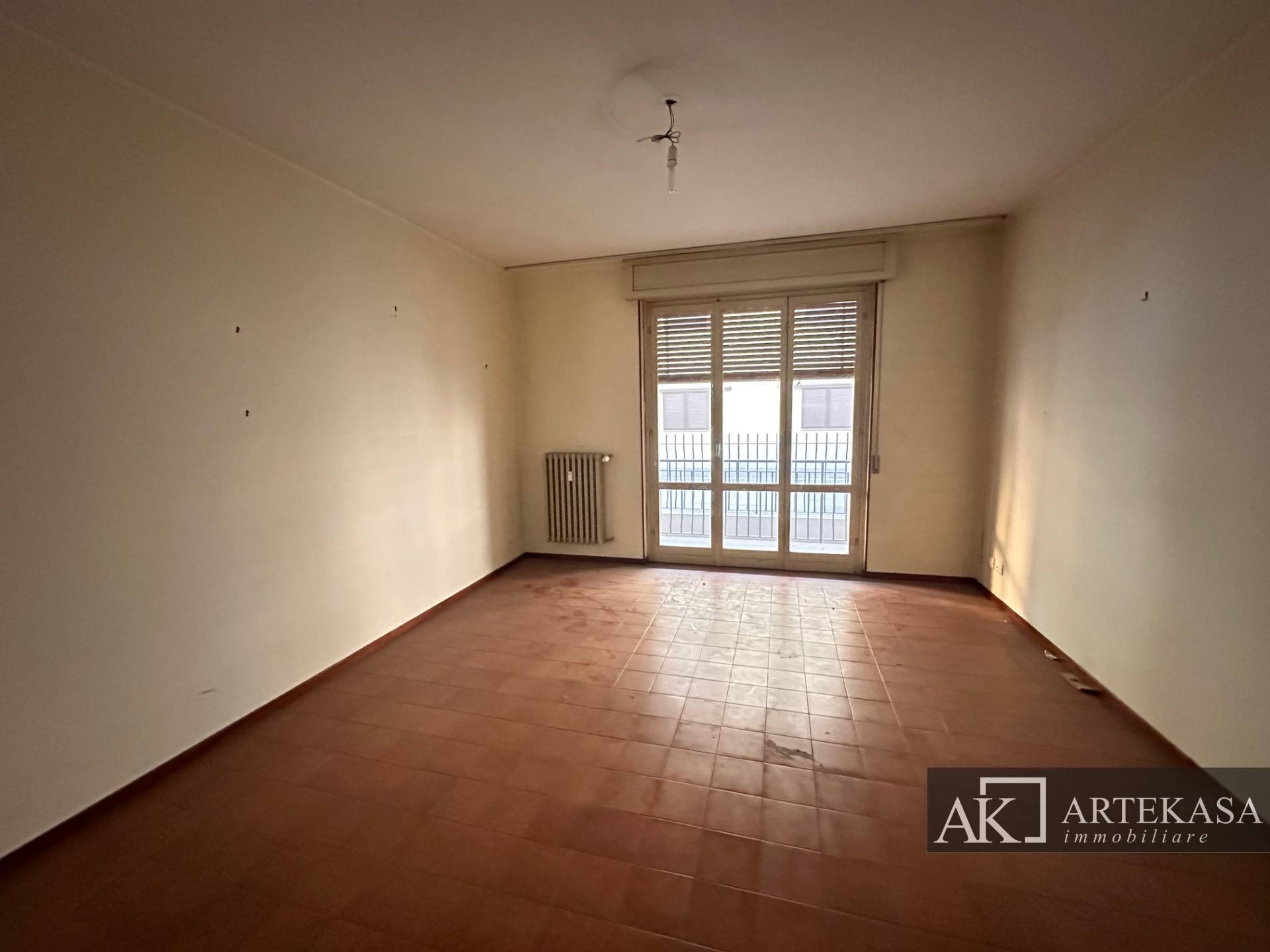 3 LOCALI in vendita a Novara, 2 - Porta Mortara