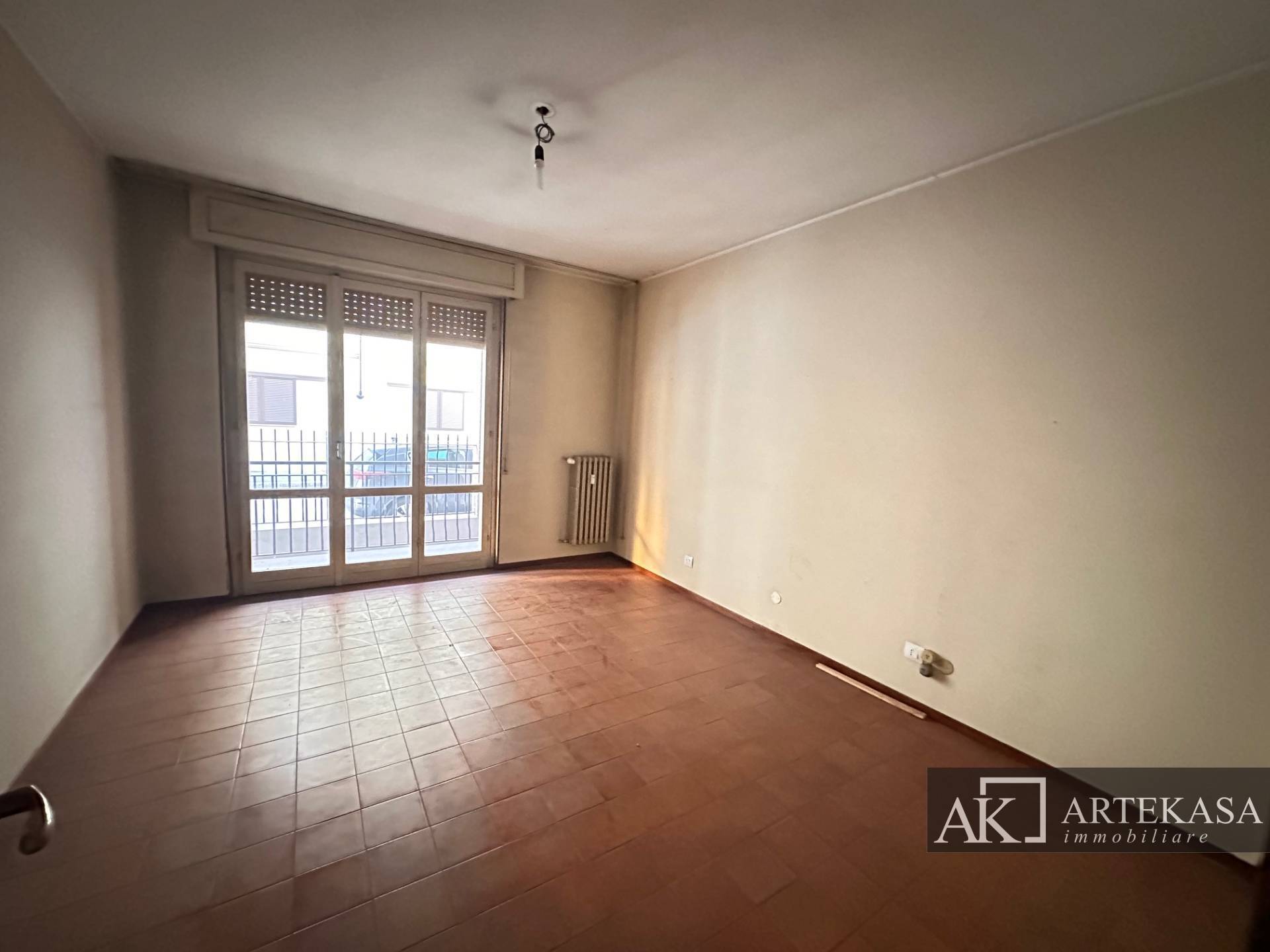 3 LOCALI in vendita a Novara, 2 - Porta Mortara