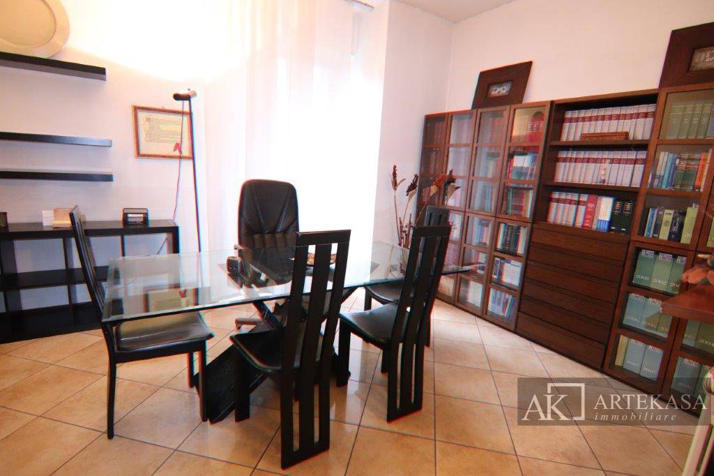 Studio/Ufficio in vendita a Novara, 1 - Centro