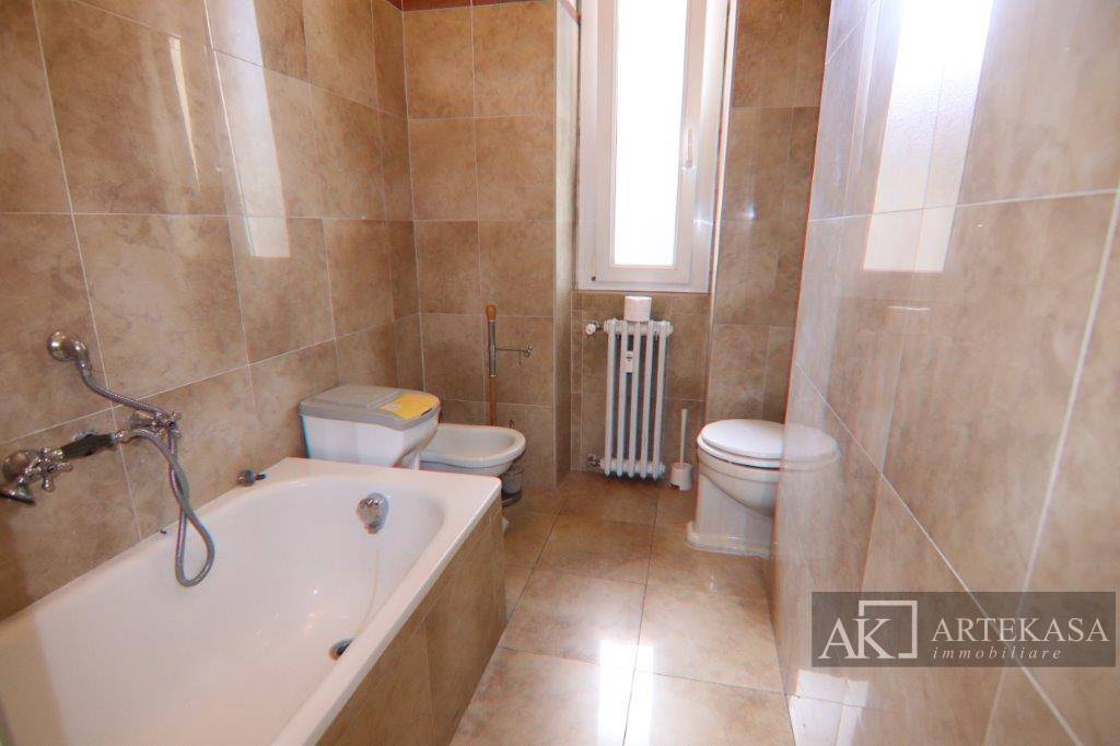 Studio/Ufficio in vendita a Novara, 1 - Centro