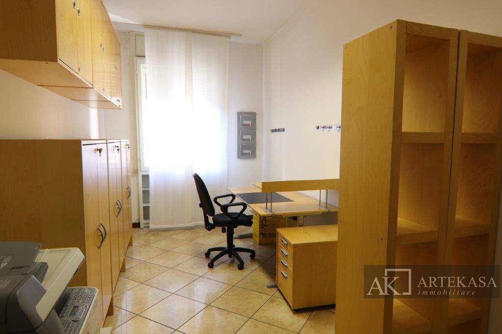 3 LOCALI in vendita a Novara, 1 - Centro