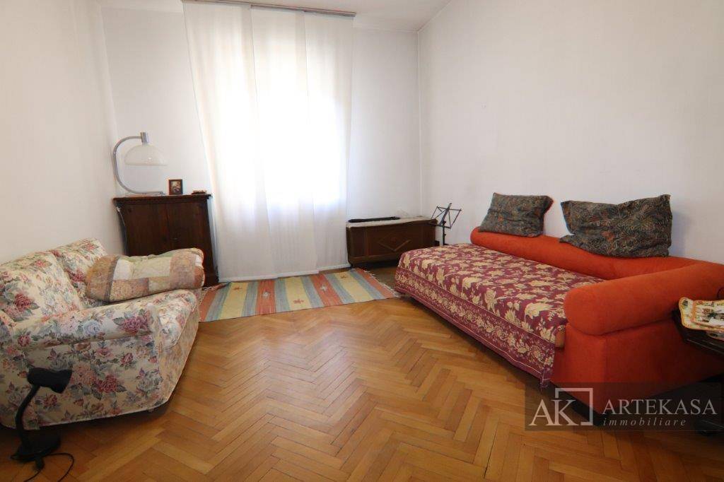 3 LOCALI in vendita a Novara, 1 - Centro