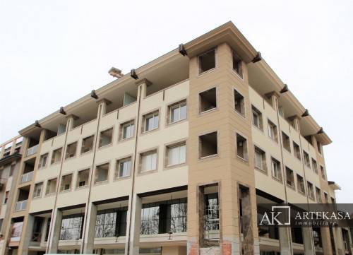 Negozio in vendita a Novara, 1 - Centro