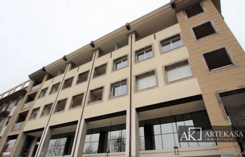 Negozio in vendita a Novara, 1 - Centro