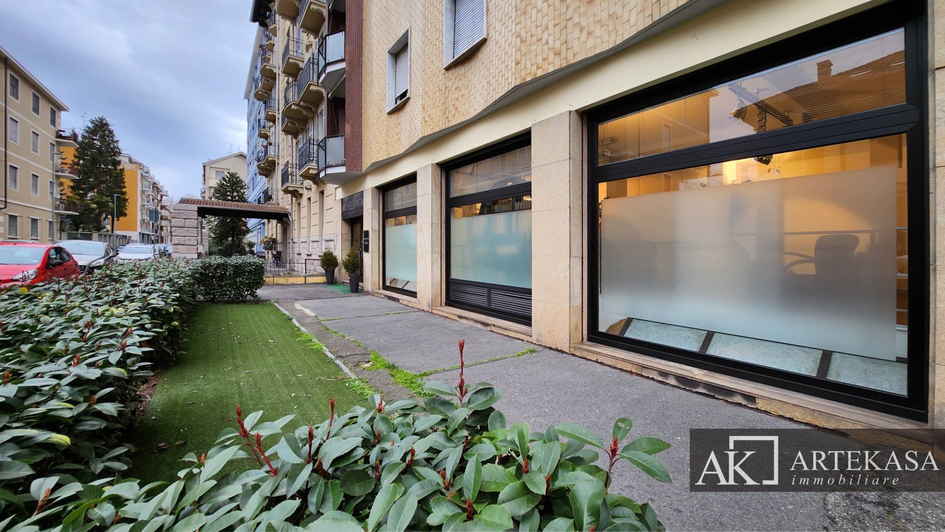 Negozio in vendita a Novara, 2 - Porta Mortara