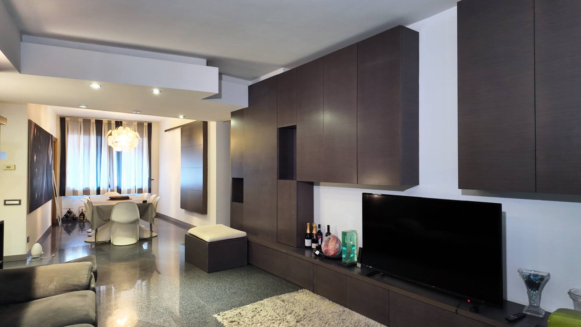 4 LOCALI in vendita a Novara, 1 - Centro