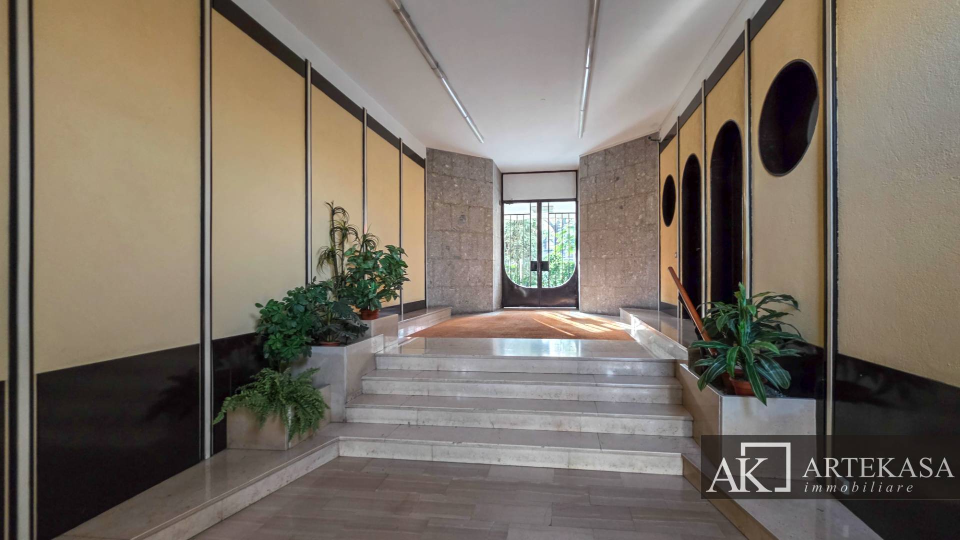 4 LOCALI in vendita a Novara, 1 - Centro