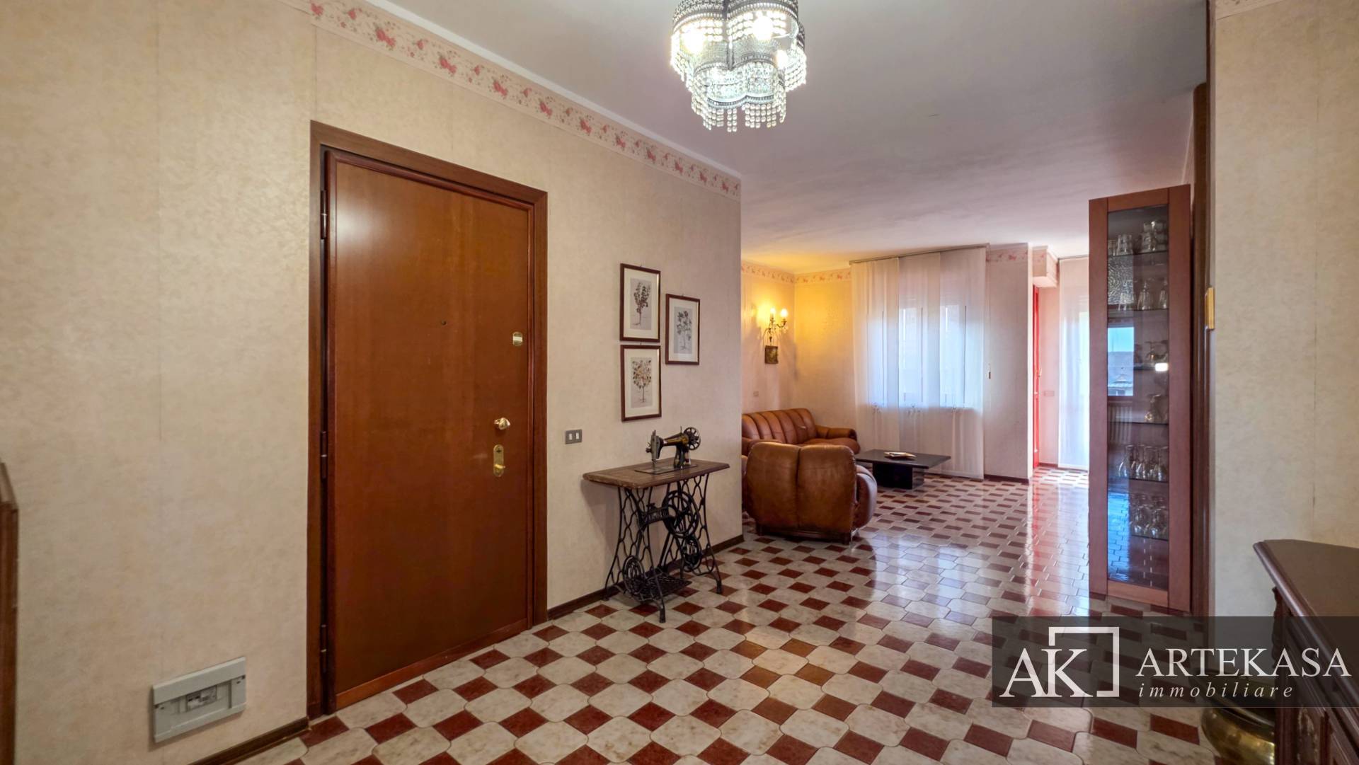 4 LOCALI in vendita a Novara, 1 - Centro