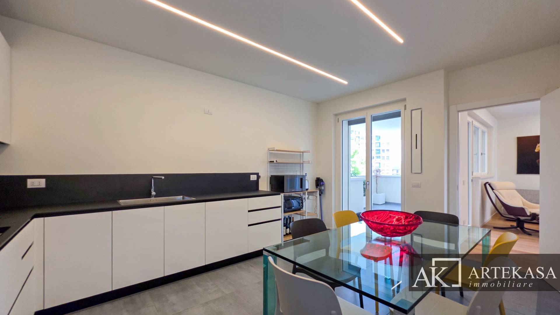 3 LOCALI in vendita a Novara, 2 - Porta Mortara