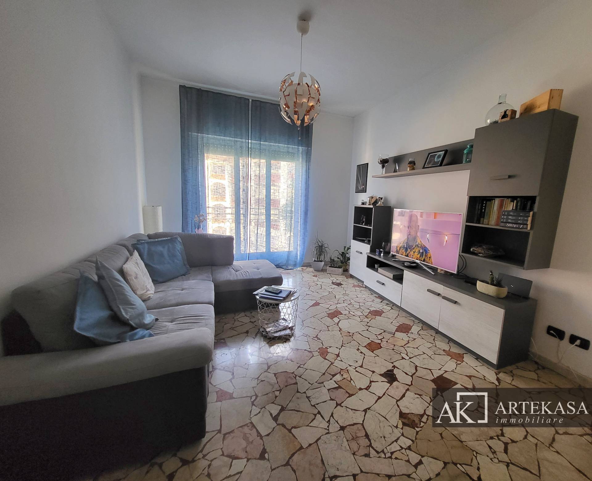 3 LOCALI in affitto a Novara, 1 - Centro