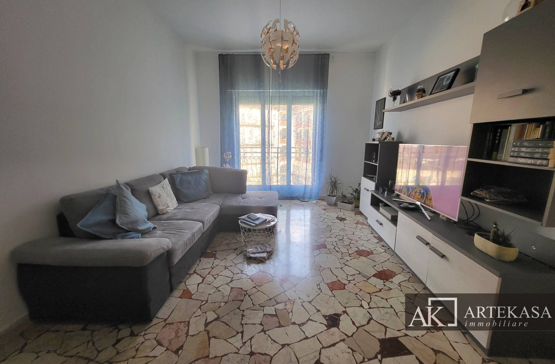 3 LOCALI in affitto a Novara, 1 - Centro