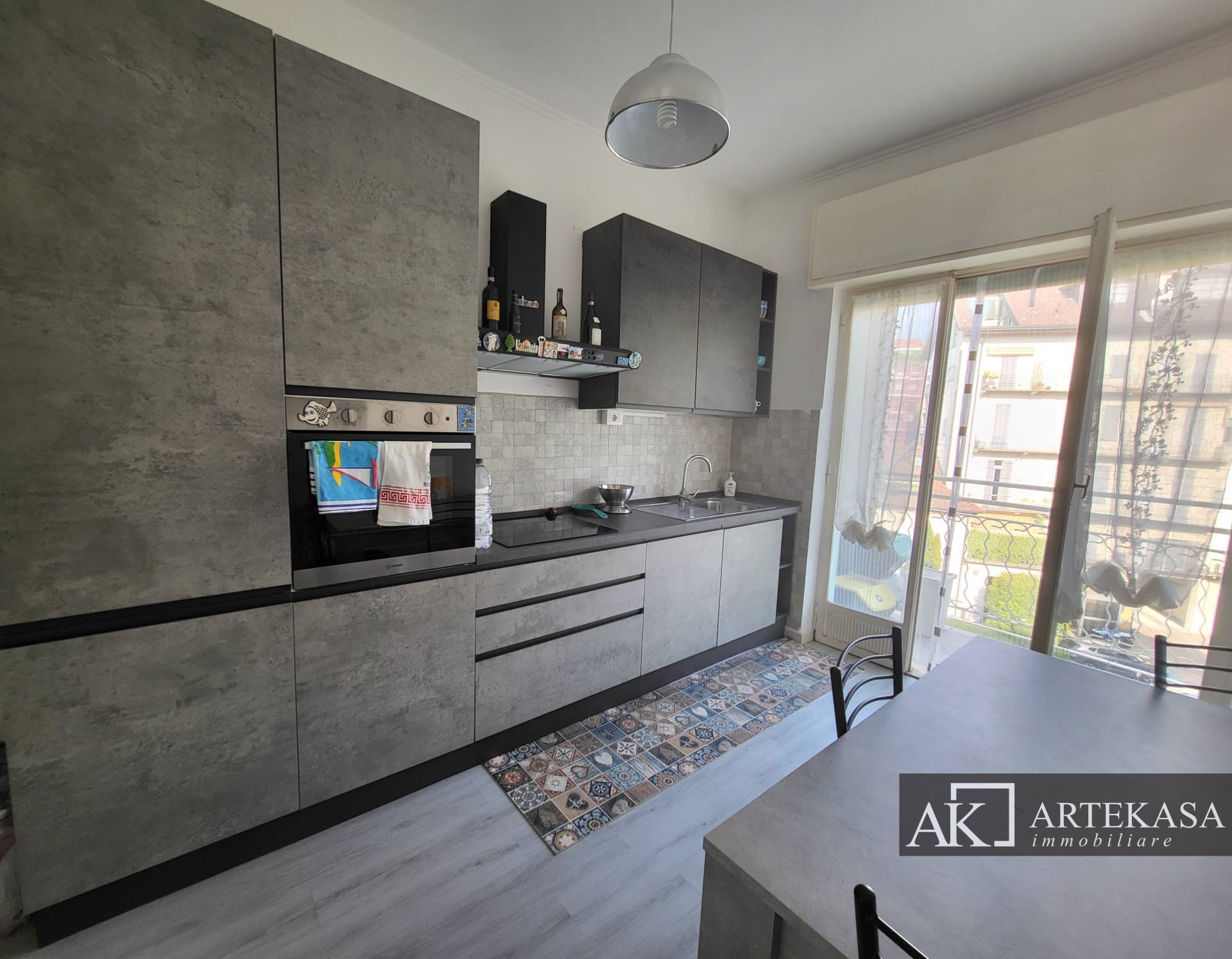 3 LOCALI in affitto a Novara, 1 - Centro