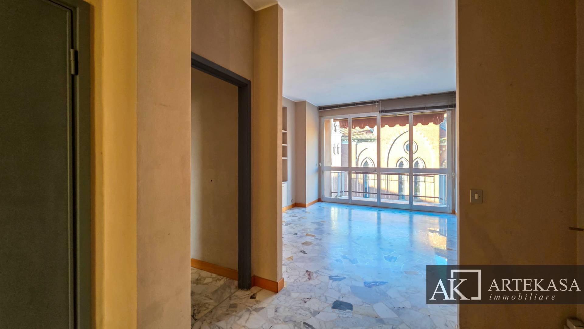 3 LOCALI in vendita a Novara, 3 - Sacro Cuore