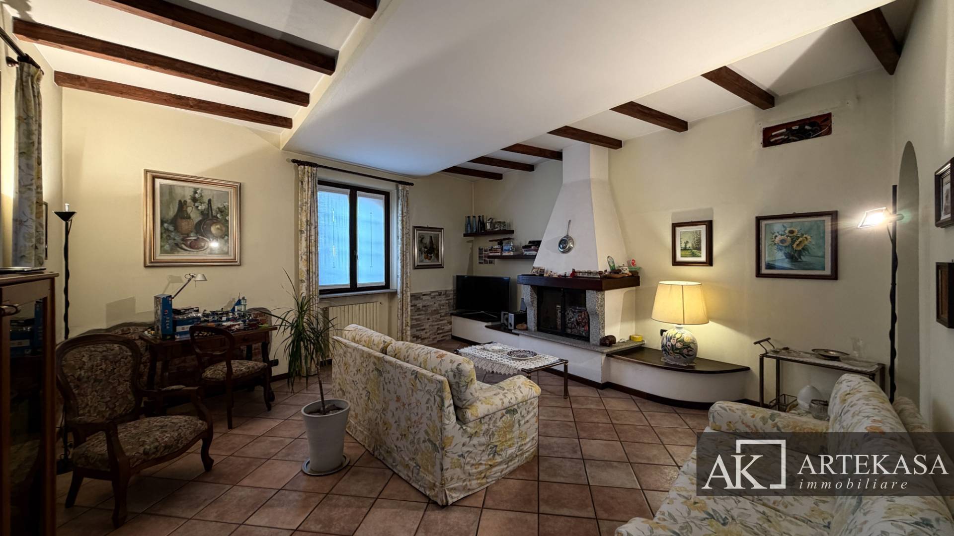 Villa bifamiliare in vendita a Casaleggio Novara