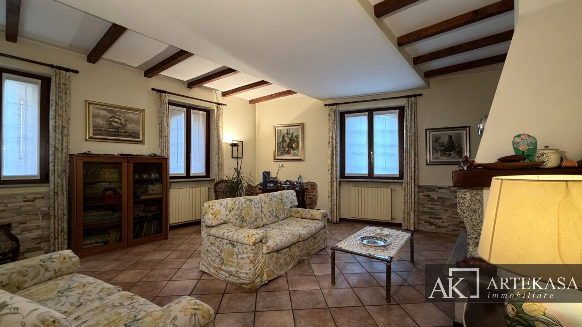 Villa bifamiliare in vendita a Casaleggio Novara