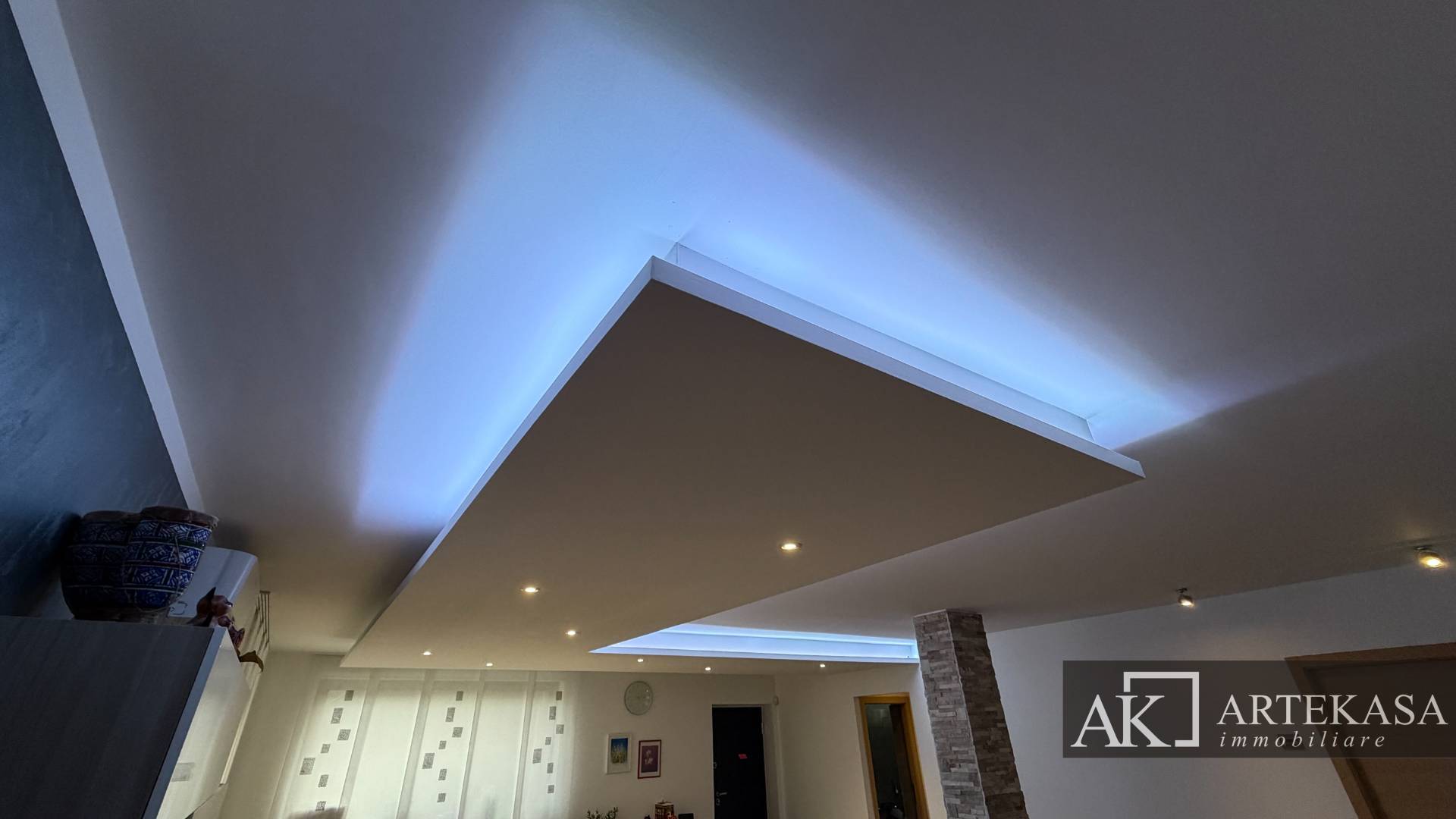 4 LOCALI in vendita a Novara, 2 - Porta Mortara