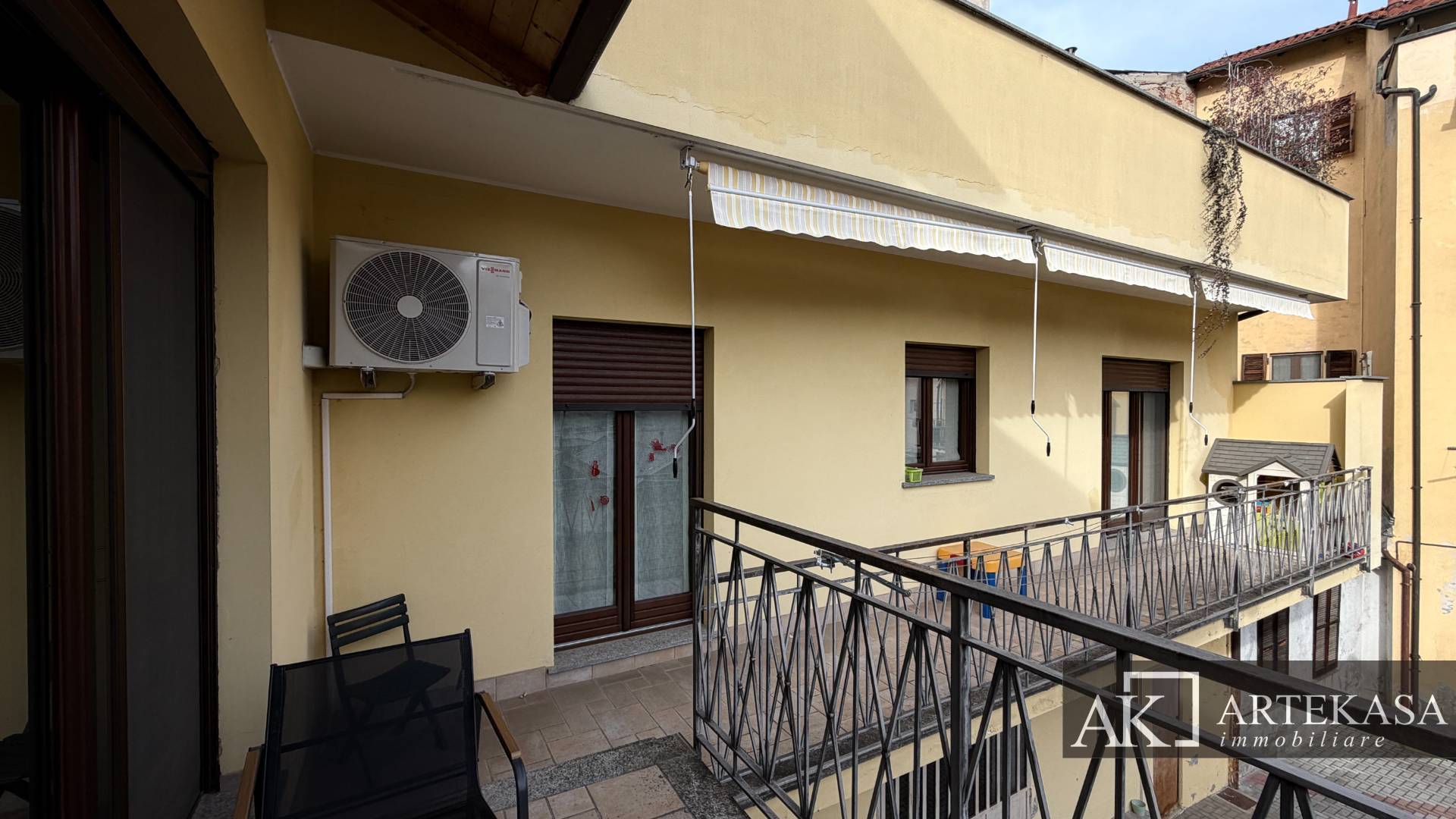 4 LOCALI in vendita a Novara, 2 - Porta Mortara