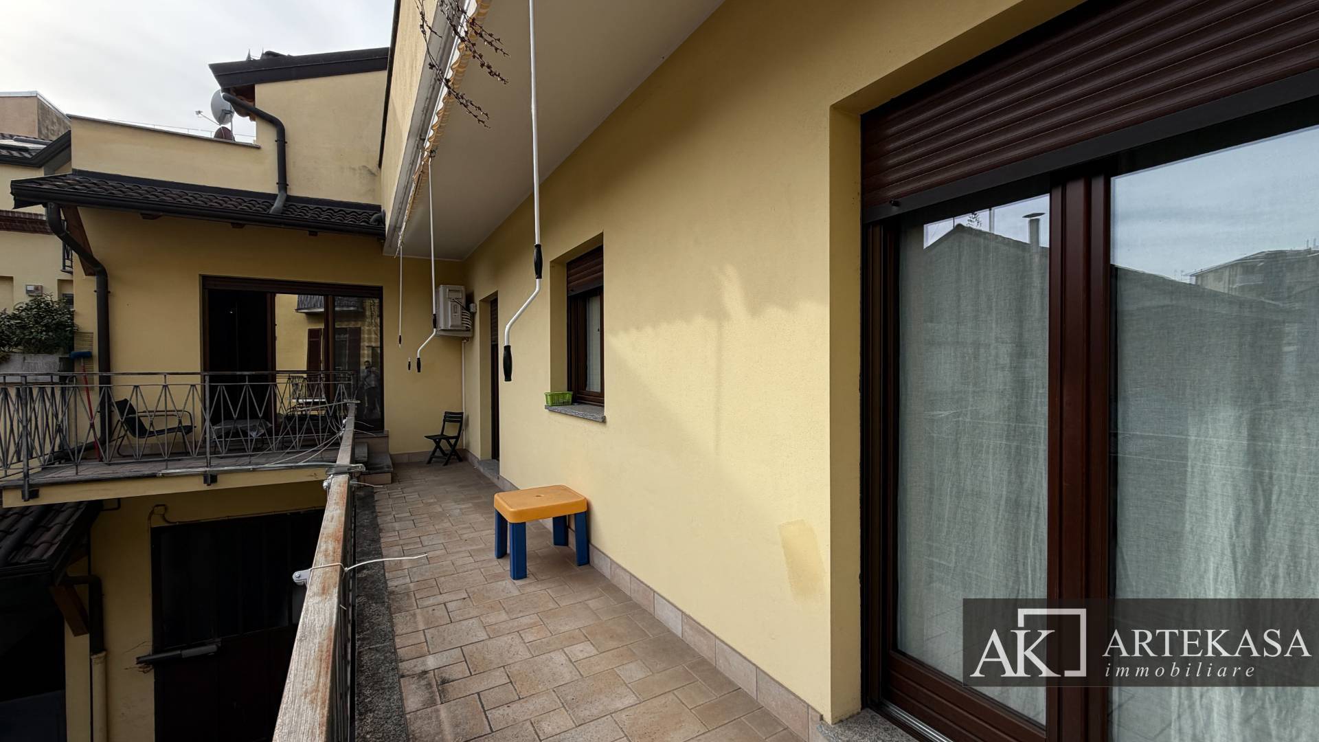 4 LOCALI in vendita a Novara, 2 - Porta Mortara