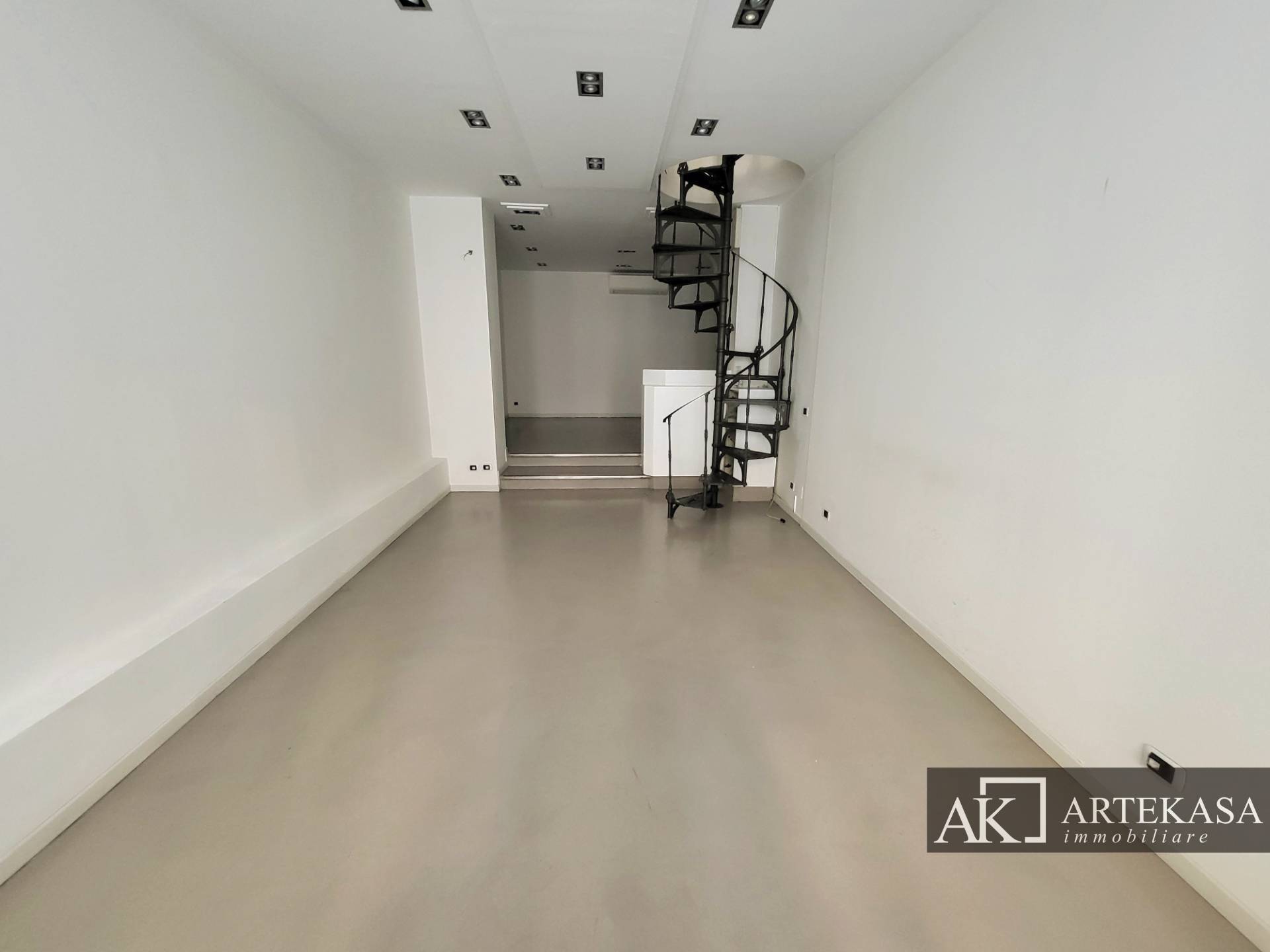 Negozio in affitto a Novara, 1 - Centro