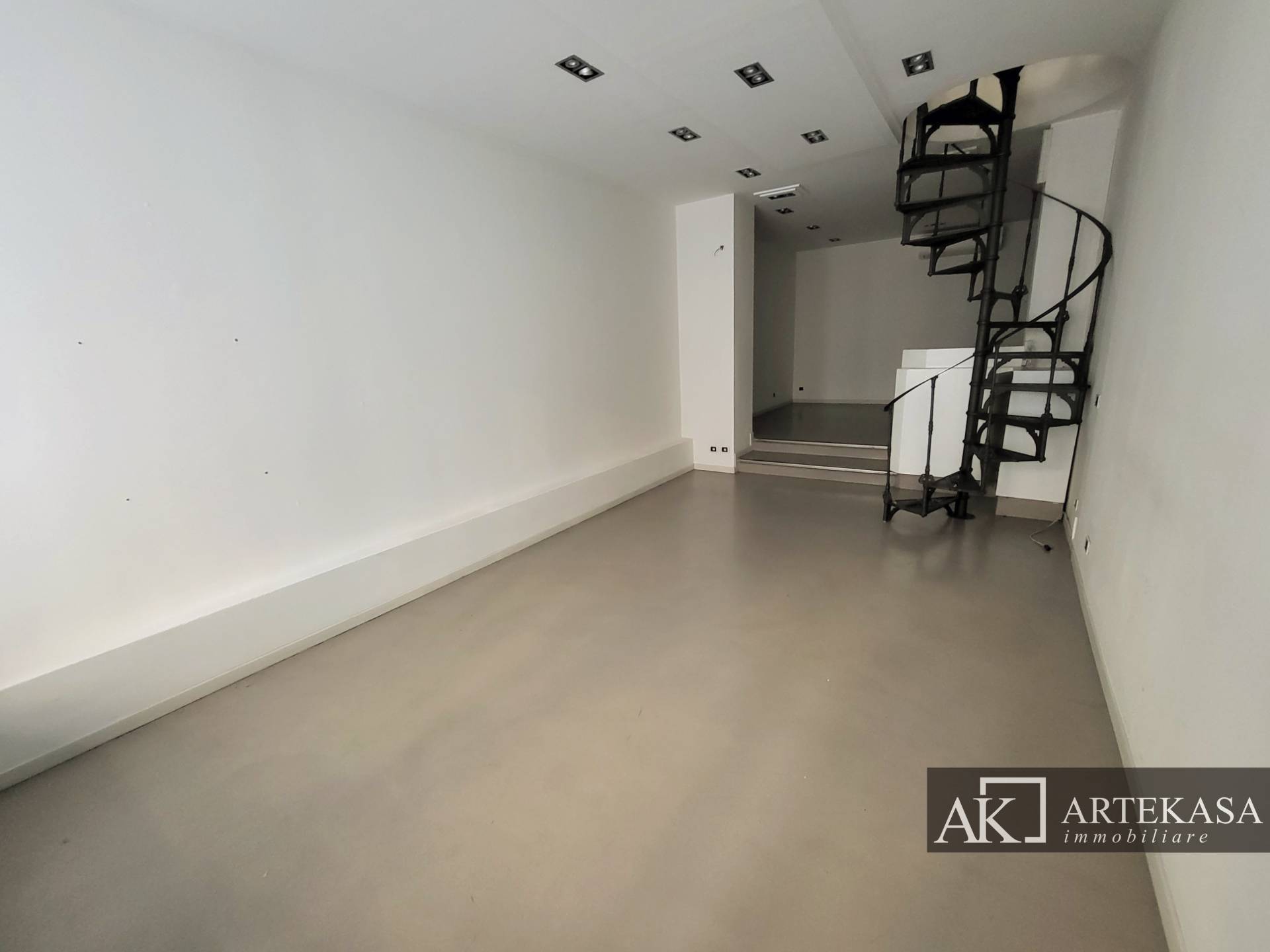 Negozio in affitto a Novara, 1 - Centro