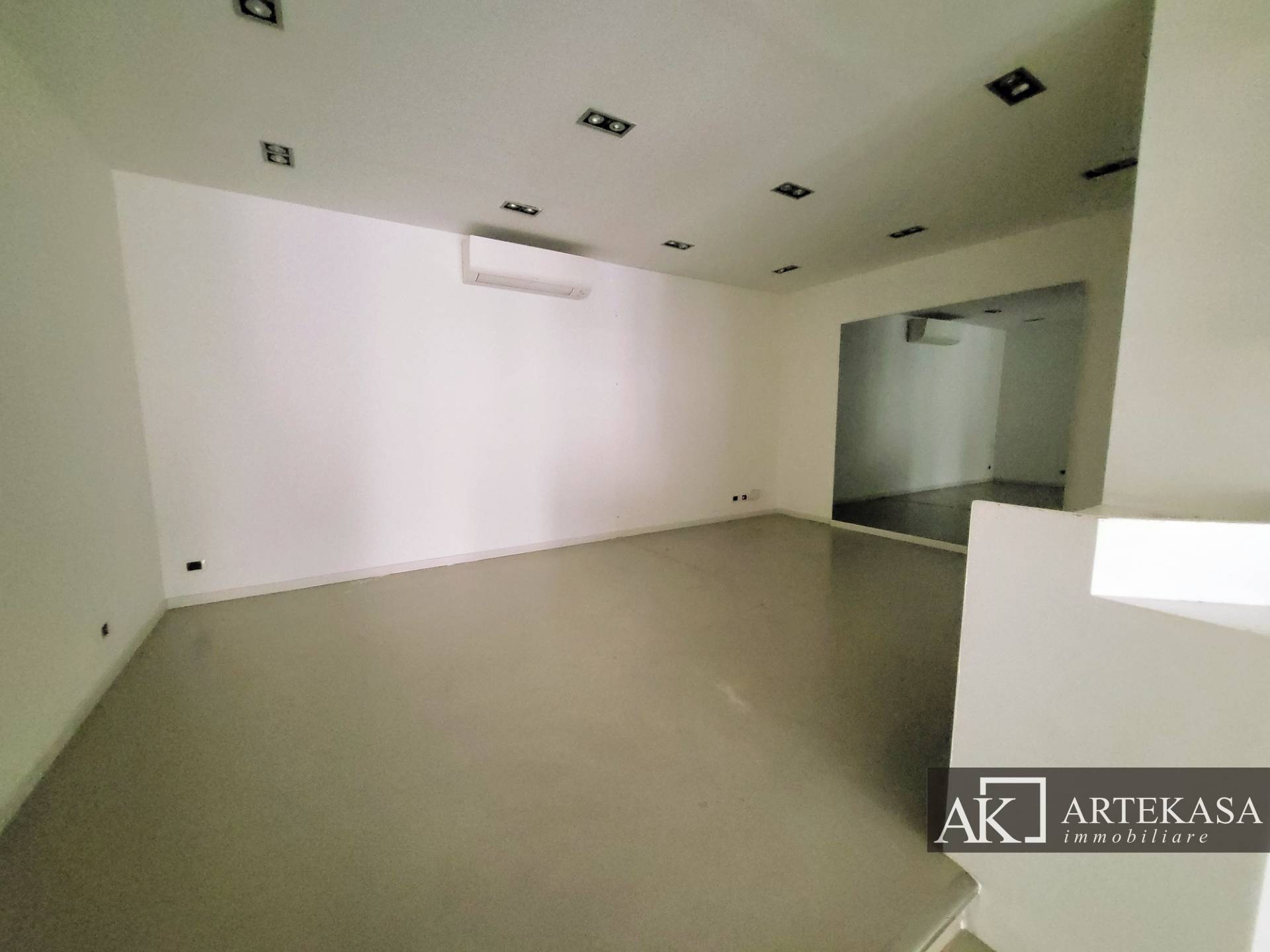 Negozio in affitto a Novara, 1 - Centro