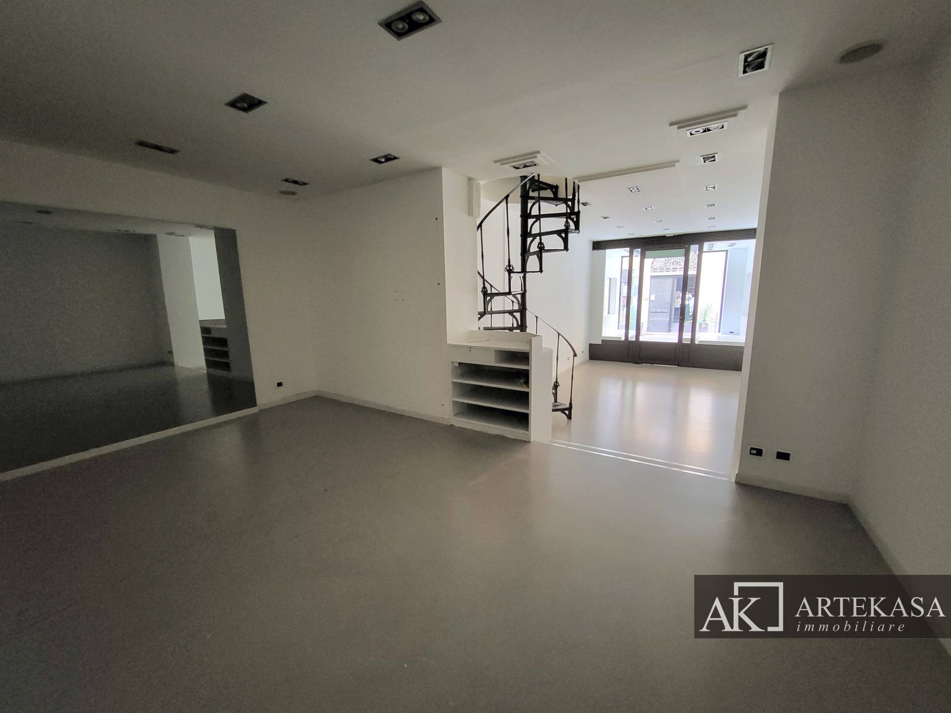 Negozio in affitto a Novara, 1 - Centro