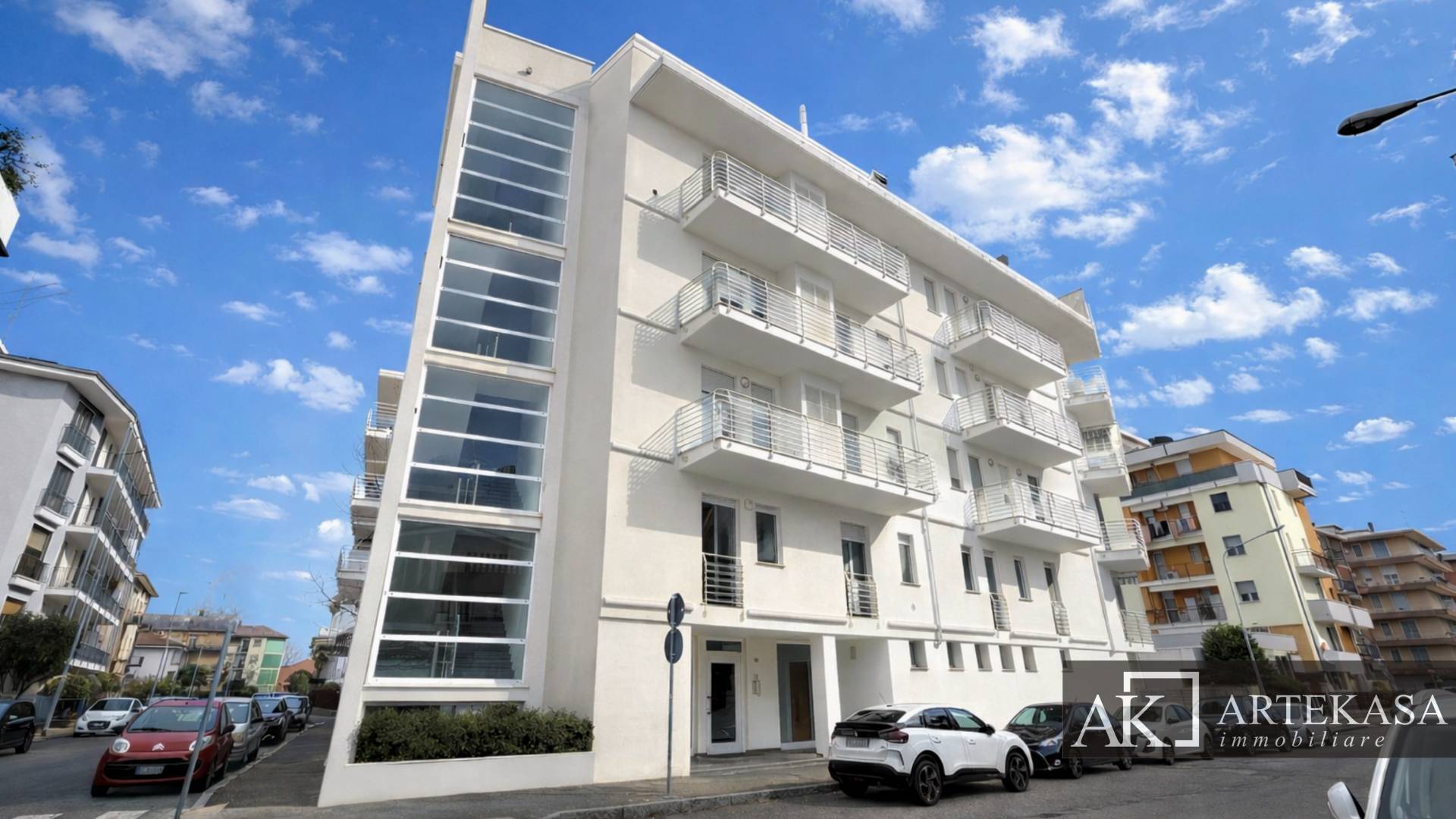 3 LOCALI in vendita a Novara, 2 - Porta Mortara