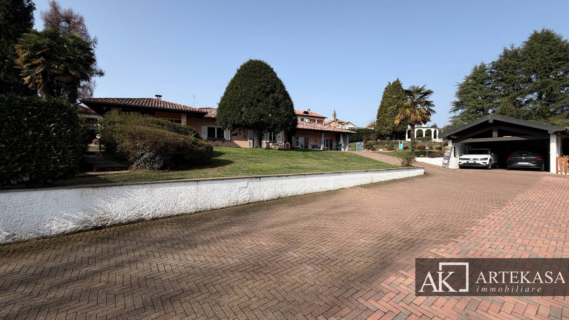 Villa in vendita a Borgo Ticino